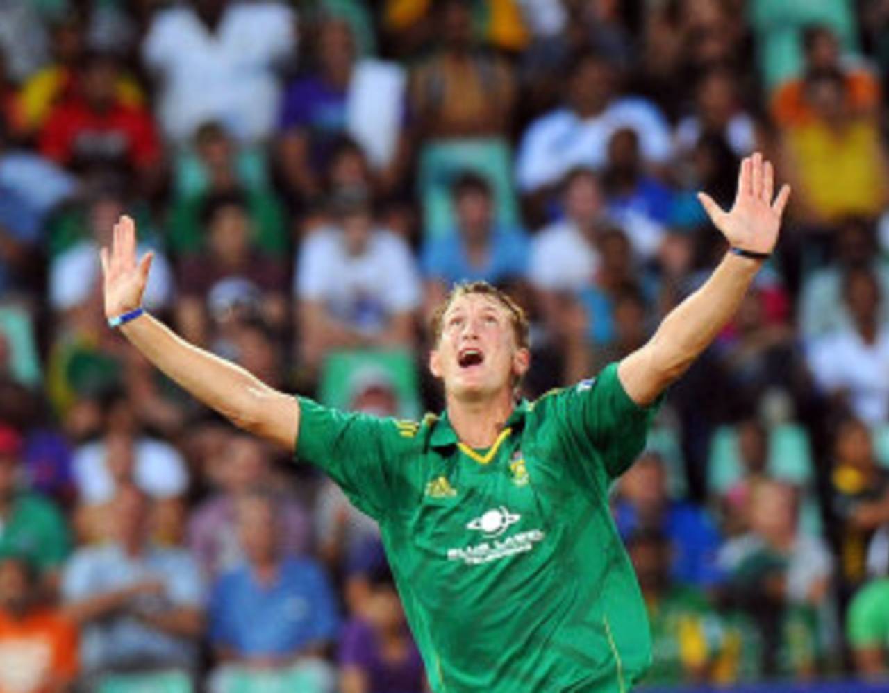 Chris Morris took two wickets on debut but picked up an injury, South Africa v New Zealand, 1st Twenty20 international, Durban, December 21, 2012