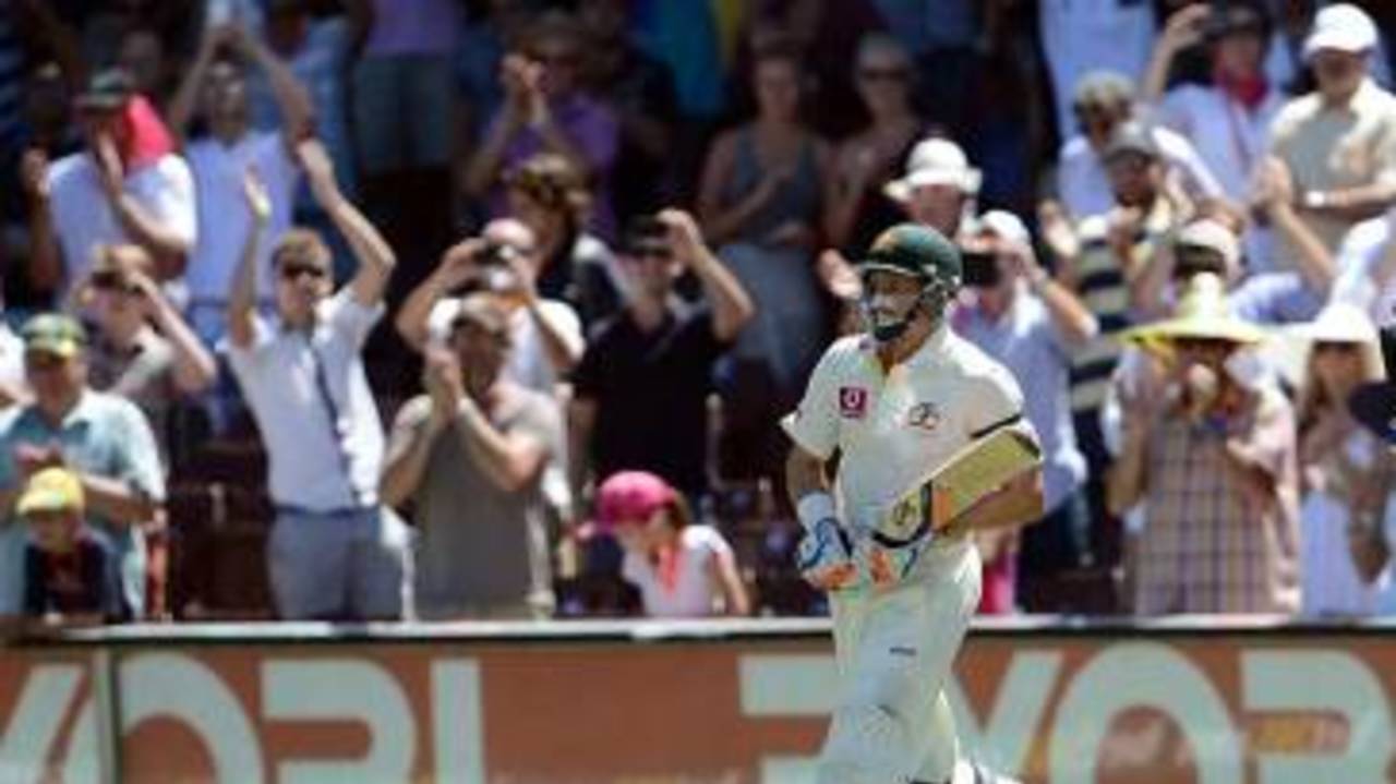 Michael Hussey gets a standing ovation at the SCG, Australia v Sri Lanka, 3rd Test, Sydney, 4th day, January 6, 2013