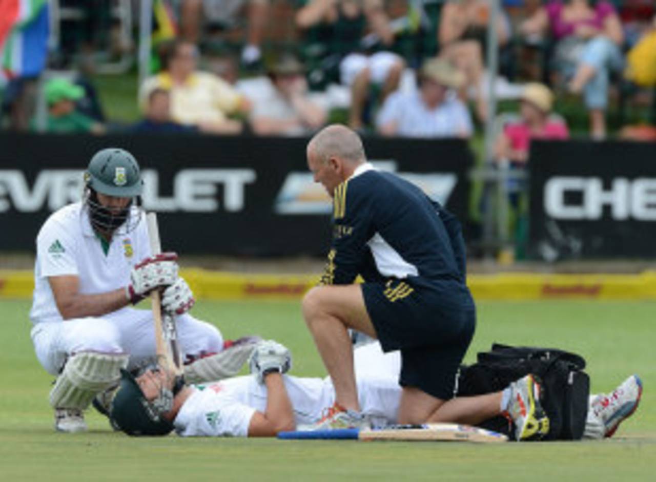Faf du Plessis took a painful blow on the second morning&nbsp;&nbsp;&bull;&nbsp;&nbsp;Gallo Images