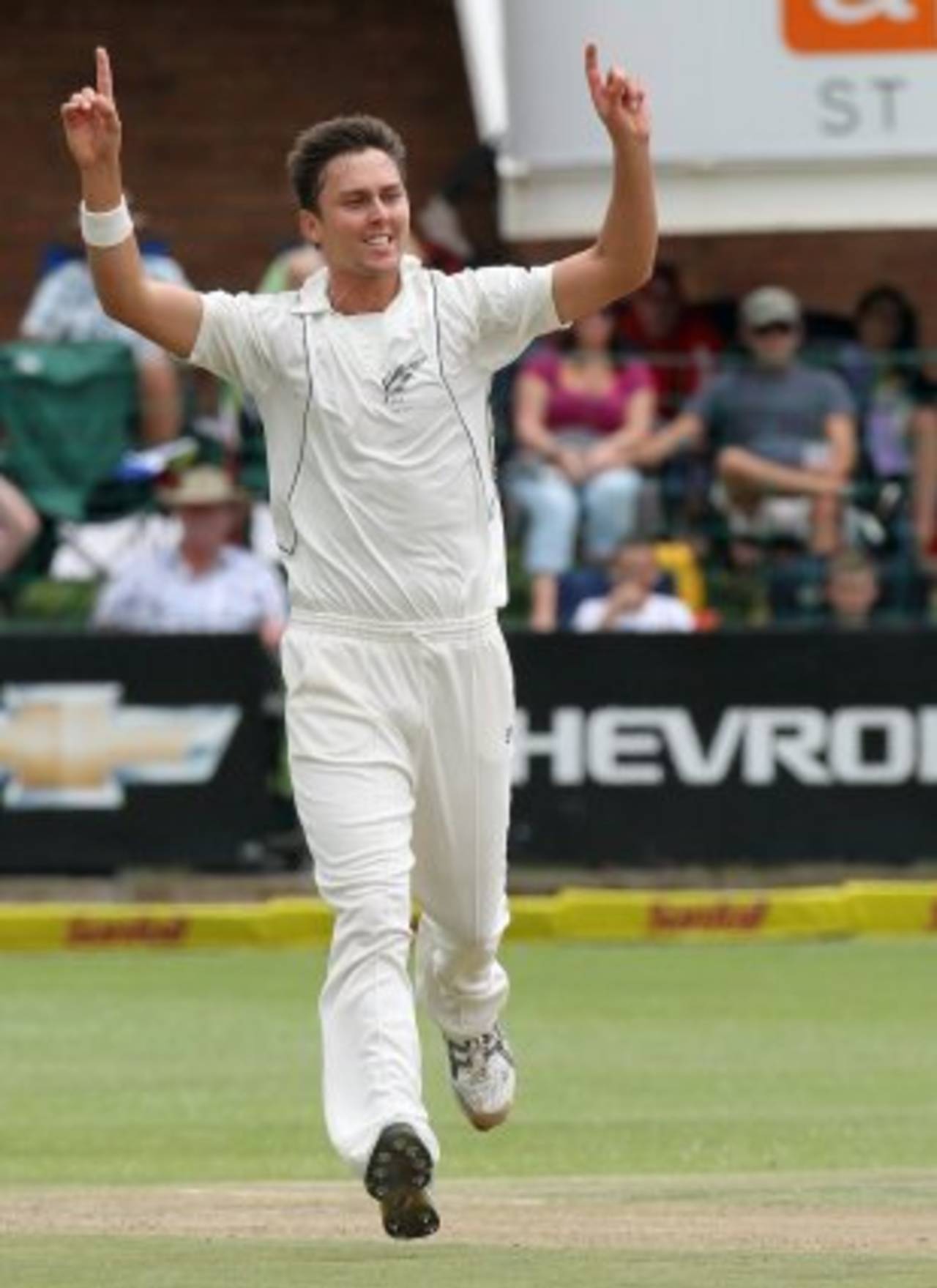 Trent Boult celebrates after dismissing Hashim Amla, South Africa v New Zealand, 2nd Test, Port Elizabeth, 2nd day, January 12, 2013