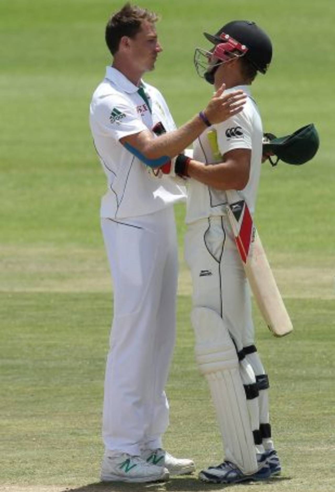 Dale Steyn speaks to Neil Wagner at the end of the game, South Africa v New Zealand, 2nd Test, Port Elizabeth, 4th day, January 14, 2013