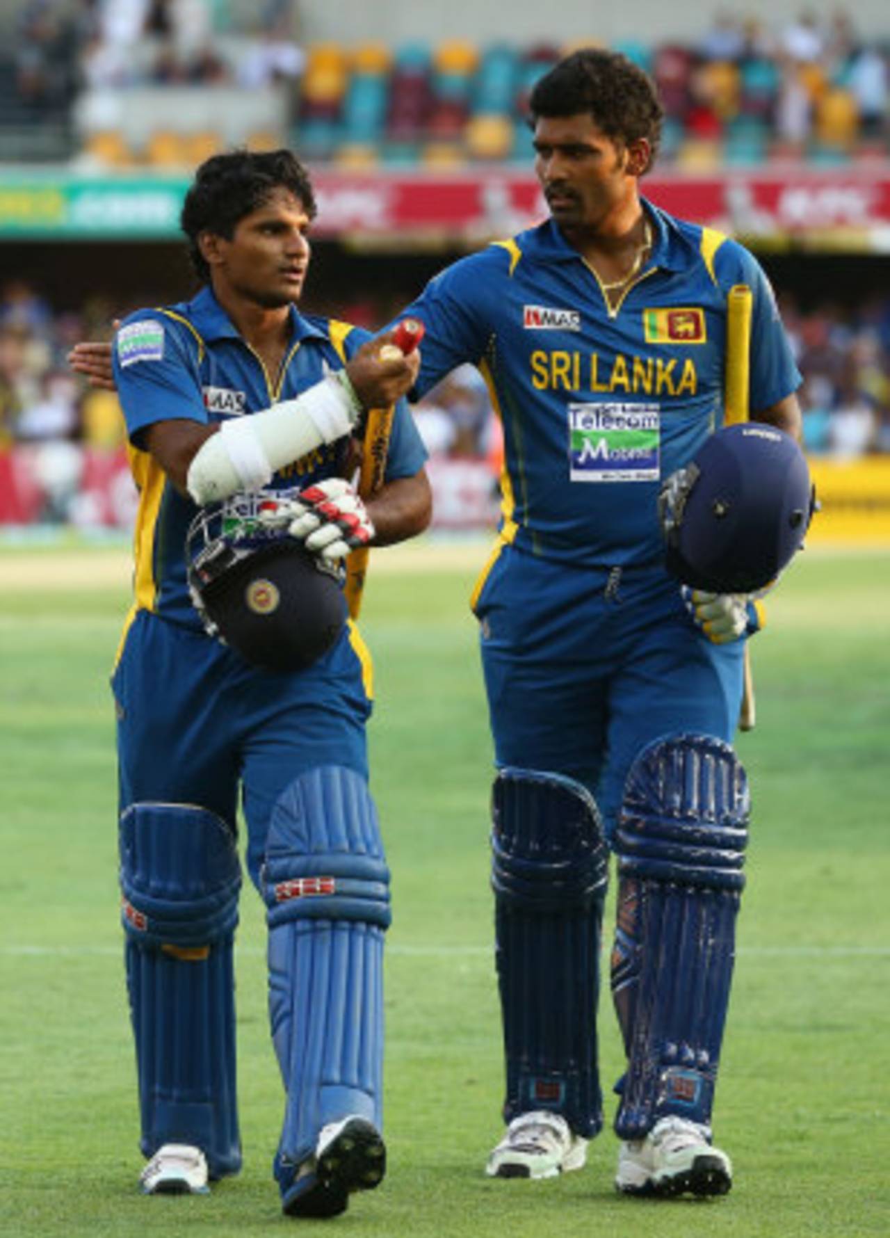 Kusal Perera and Thisara Perera saw Sri Lanka home, Australia v Sri Lanka, 3rd ODI, Brisbane, January 18, 2013