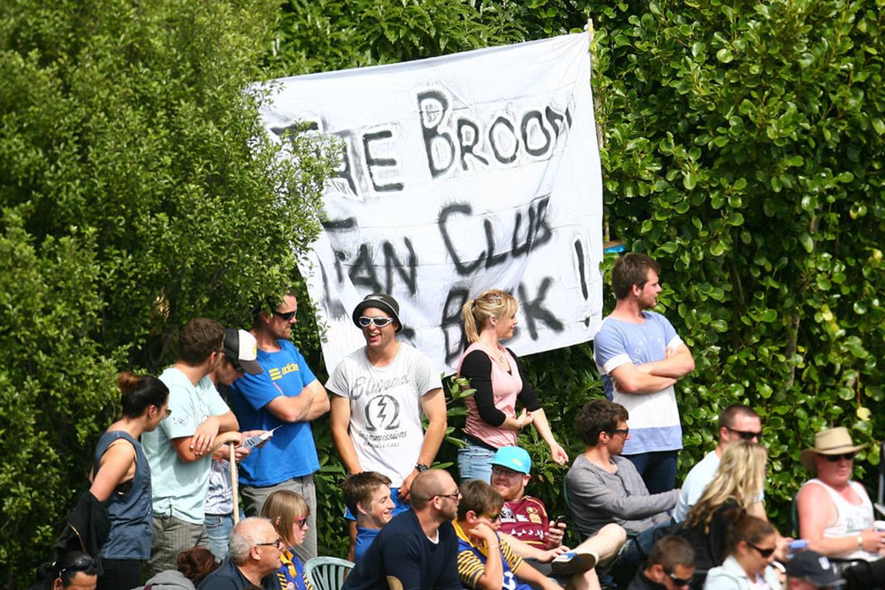 Fans state their support of Neil Broom, Otaga v Wellington, HRV Cup final, January 20, 2013
