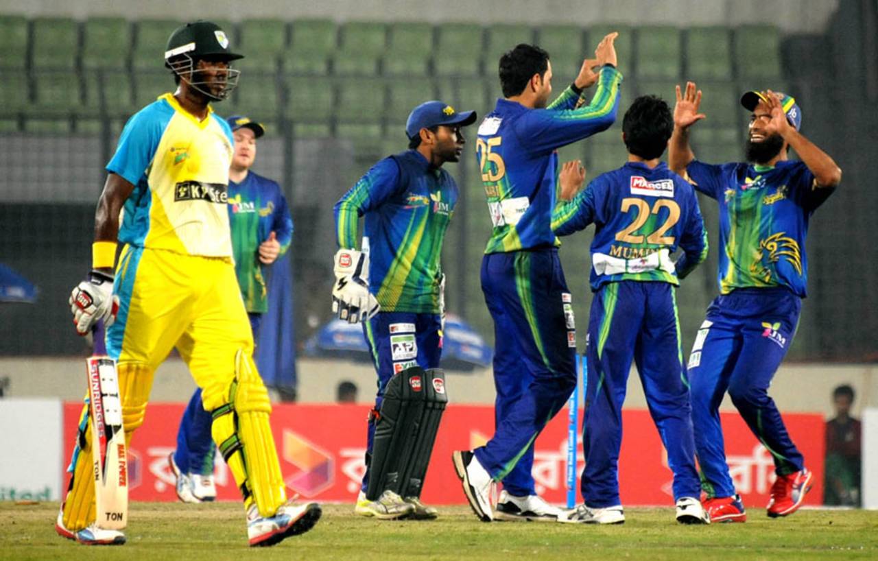 Jahurul Islam walks off after making 50, Duronto Rajshahi v Sylhet Royals, Bangladesh Premier League, January 20, 2013