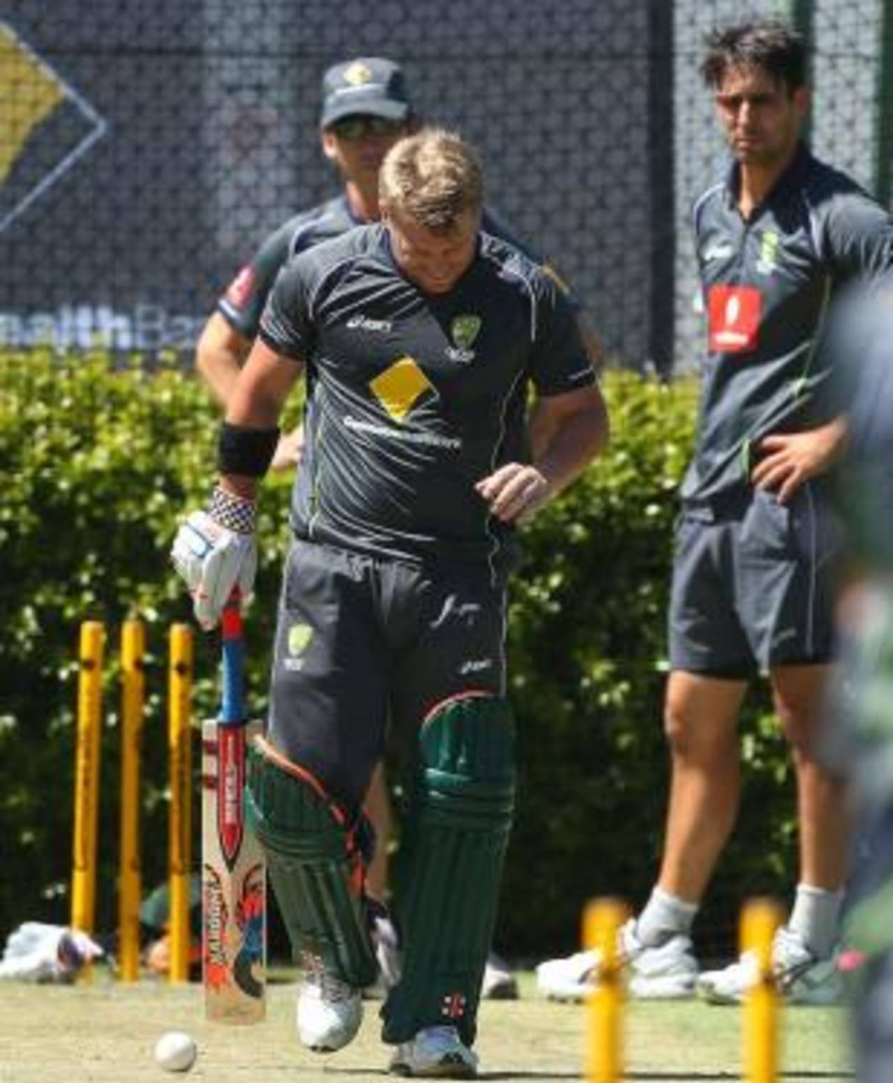 Australia coach Mickey Arthur is "confident" David Warner's fractured thumb will recover enough for him to play the first India Test&nbsp;&nbsp;&bull;&nbsp;&nbsp;Getty Images
