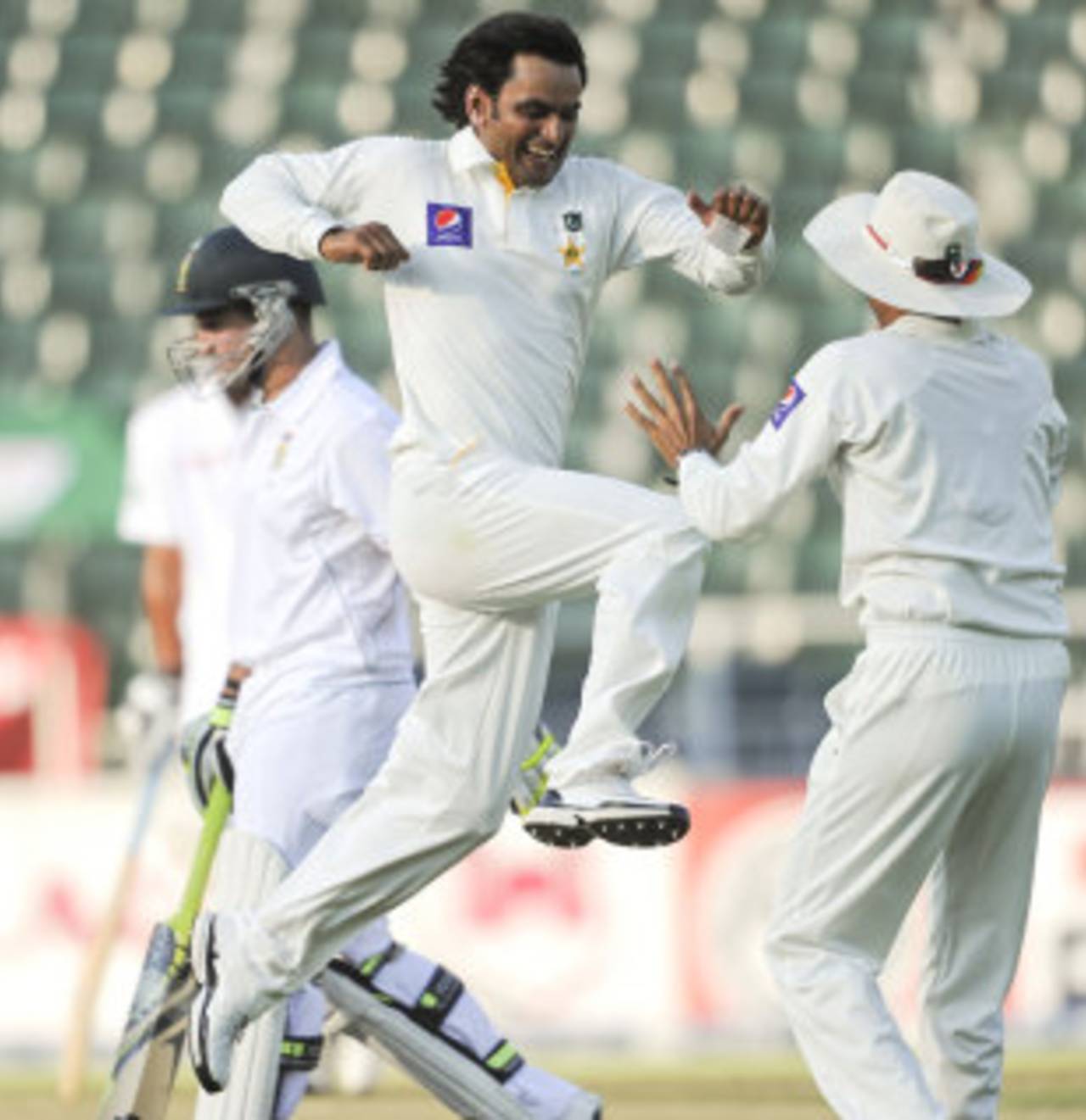 Mohammad Hafeez claimed career-best figures, South Africa v Pakistan, 1st Test, Johannesburg, February 1, 2013