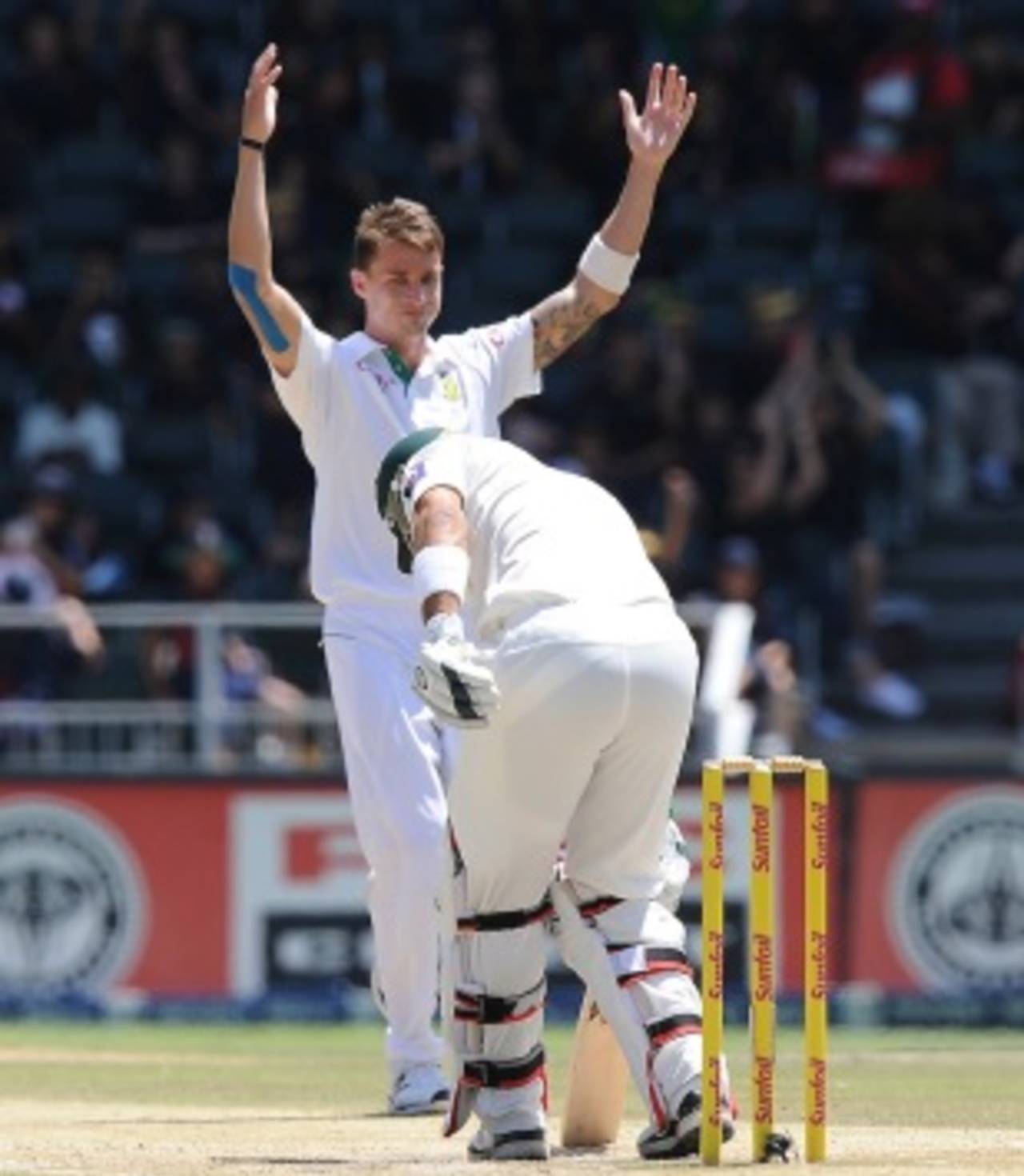 A Dale Steyn-special ends Misbah-ul-Haq's resistance, South Africa v Pakistan, 1st Test, Johannesburg, 4th day, February 4, 2013