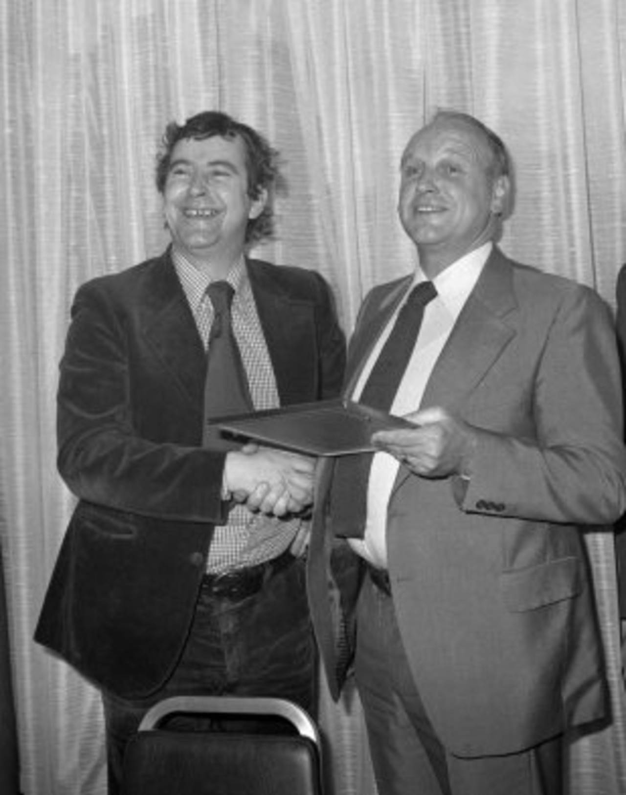 Frank Keating (l) of the <i>Guardian</i>, receiving his Best Sports Journalist for National Newspaper award from England football manager Ron Greenwood, Drury Lane Hotel, London, 1978