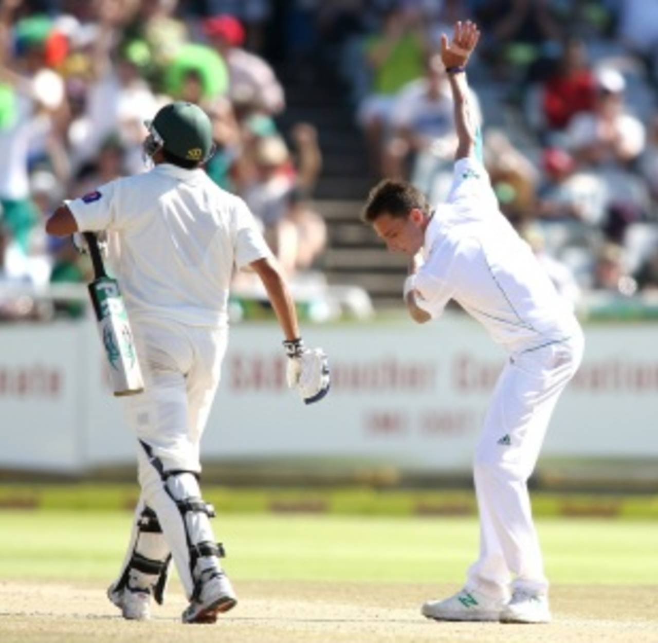 Dale Steyn gestures after dismissing Younis Khan on the third day of the Test&nbsp;&nbsp;&bull;&nbsp;&nbsp;Getty Images