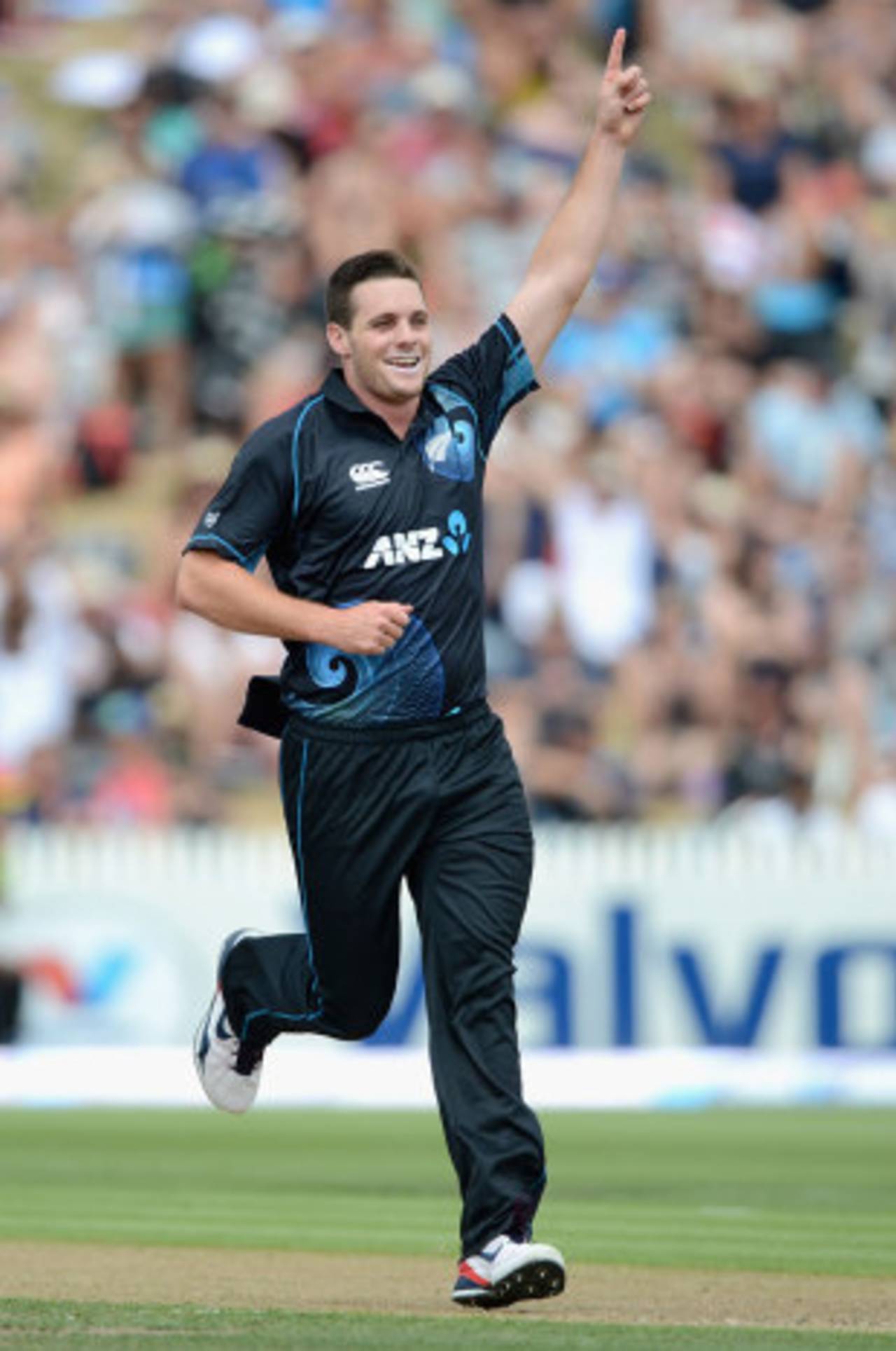 Mitchell McClenaghan struck early to remove Alastair Cook, New Zealand v England, 1st ODI, Hamilton, February 17, 2013