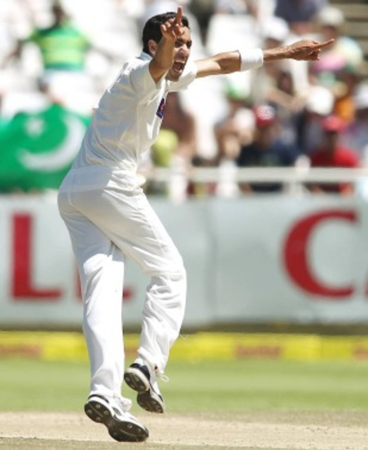 Umar Gul removed Alviro Petersen early, South Africa v Pakistan, 2nd Test, Cape Town, 4th day, February 17, 2013