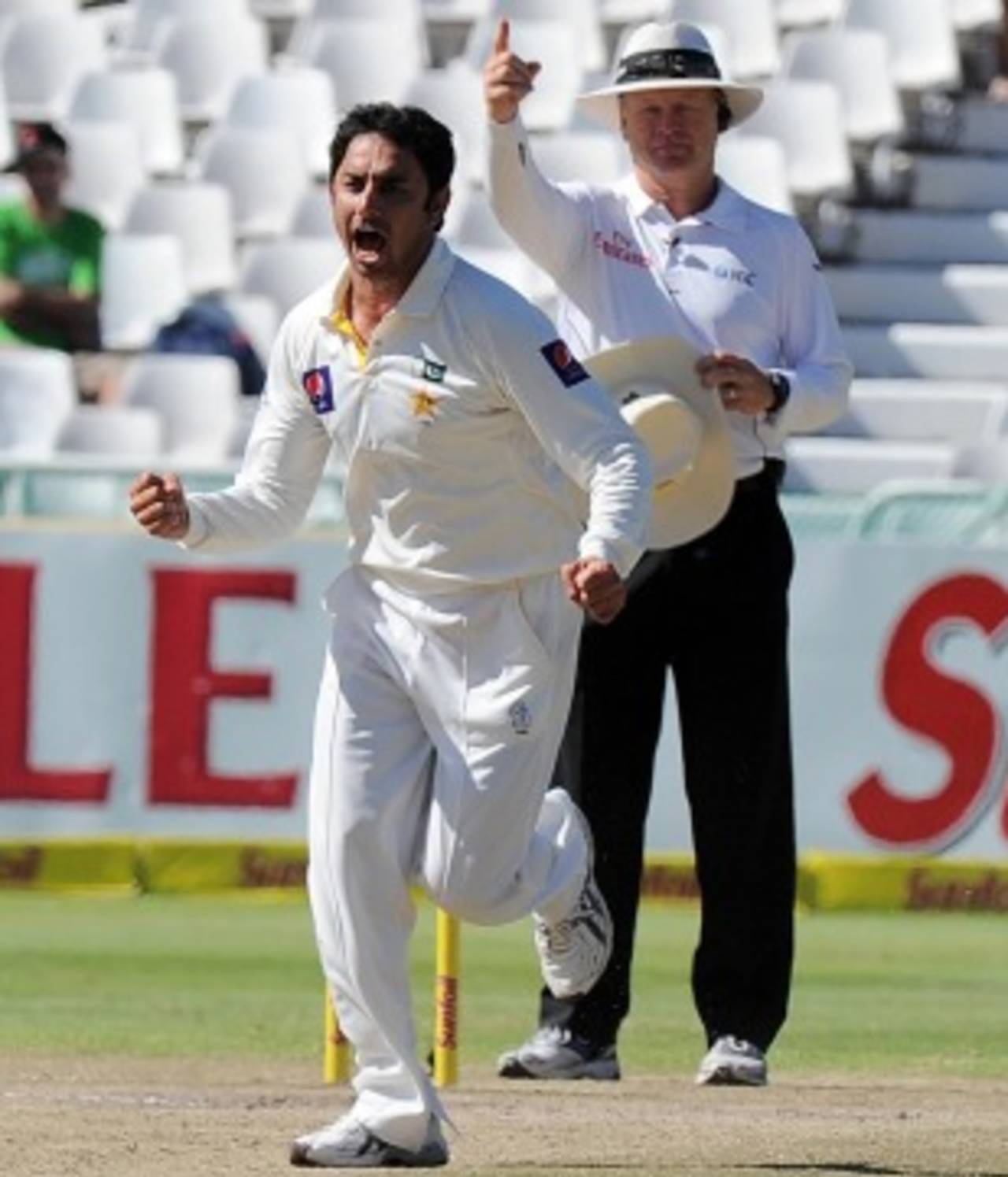 Saeed Ajmal kept Pakistan in the hunt with crucial top-order wickets, South Africa v Pakistan, 2nd Test, Cape Town, 4th day, February 17, 2013