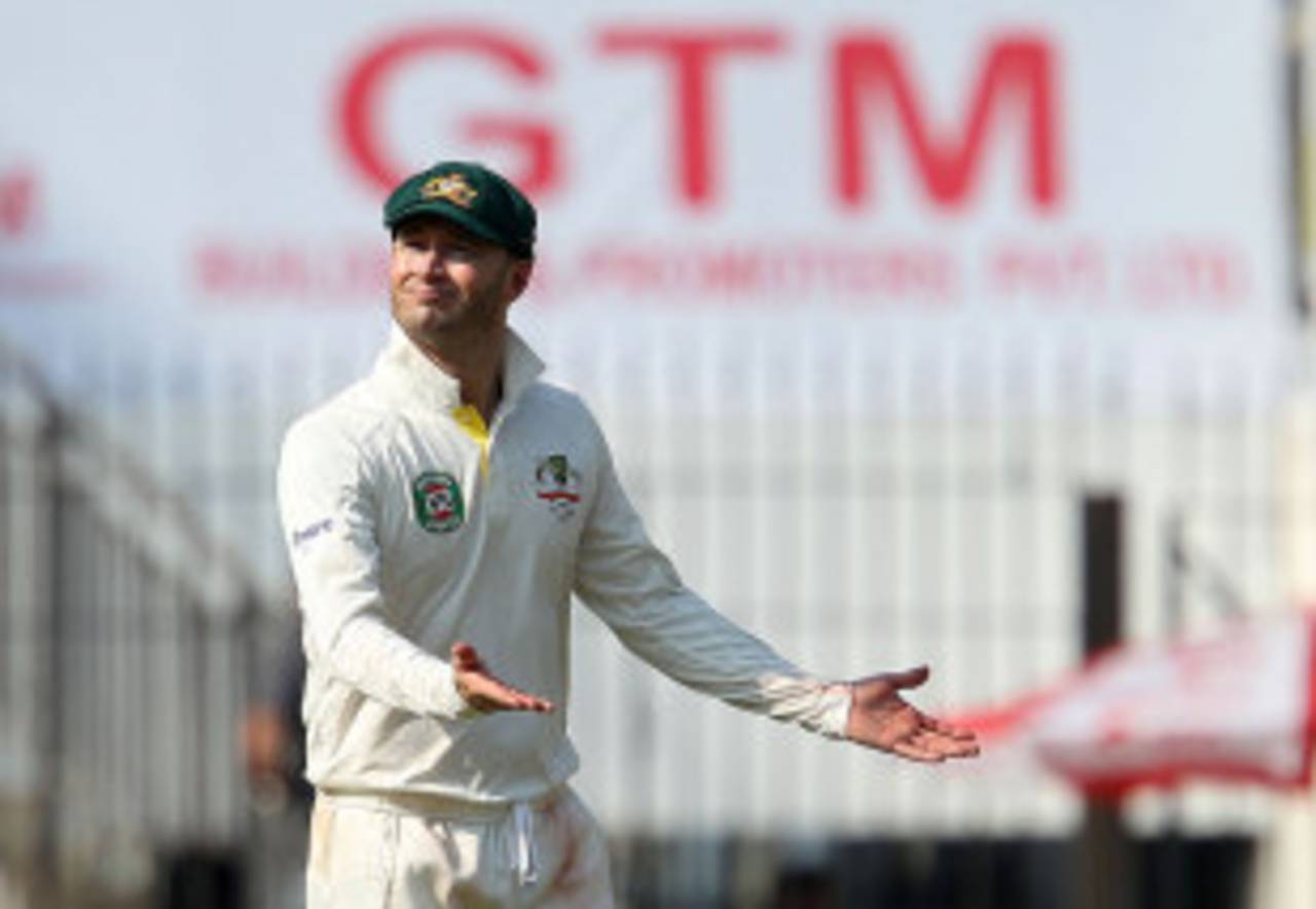 Michael Clarke has some fun with the crowd, India v Australia, 1st Test, Chennai, 2nd day, February 23, 2013
