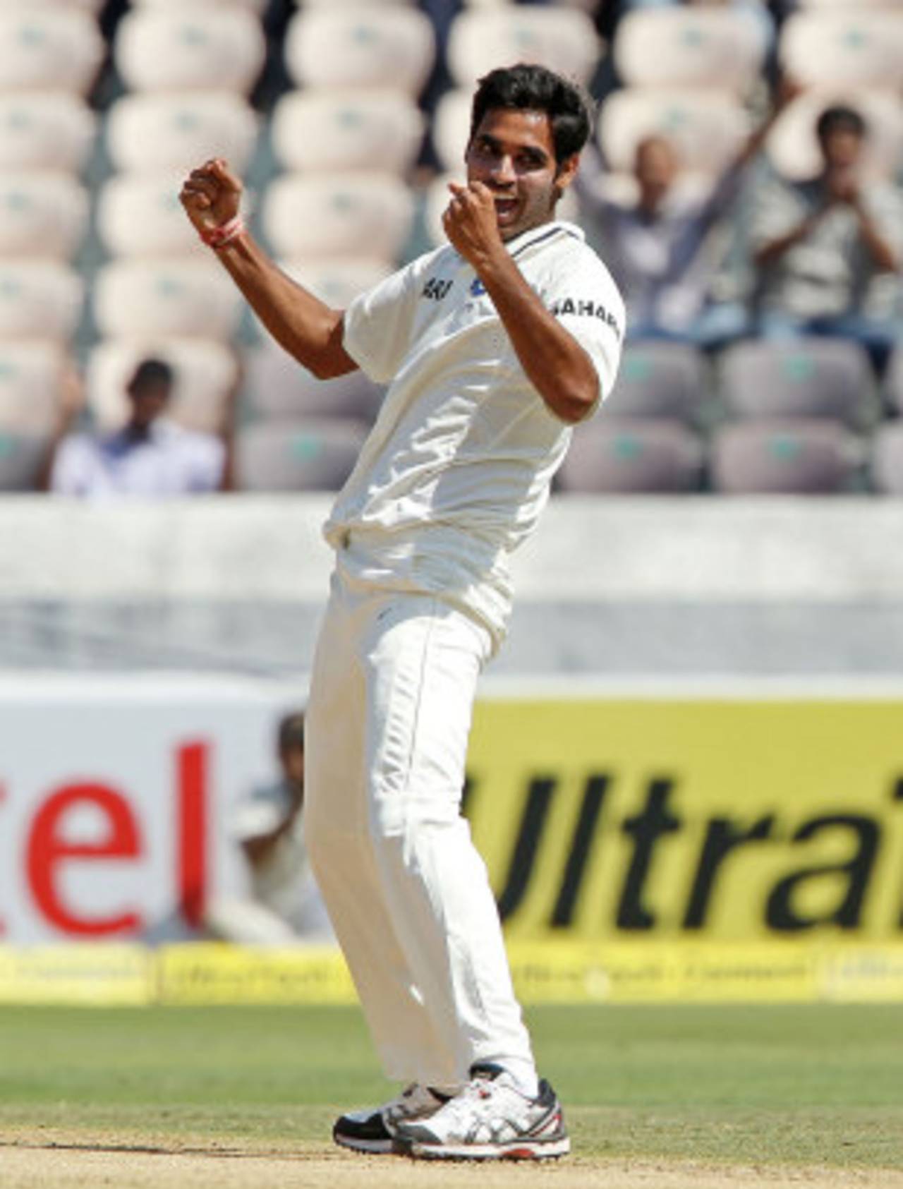 Bhuvneshwar Kumar is ecstatic after striking, India v Australia, 2nd Test, Hyderabad, 1st day, March 2, 2013