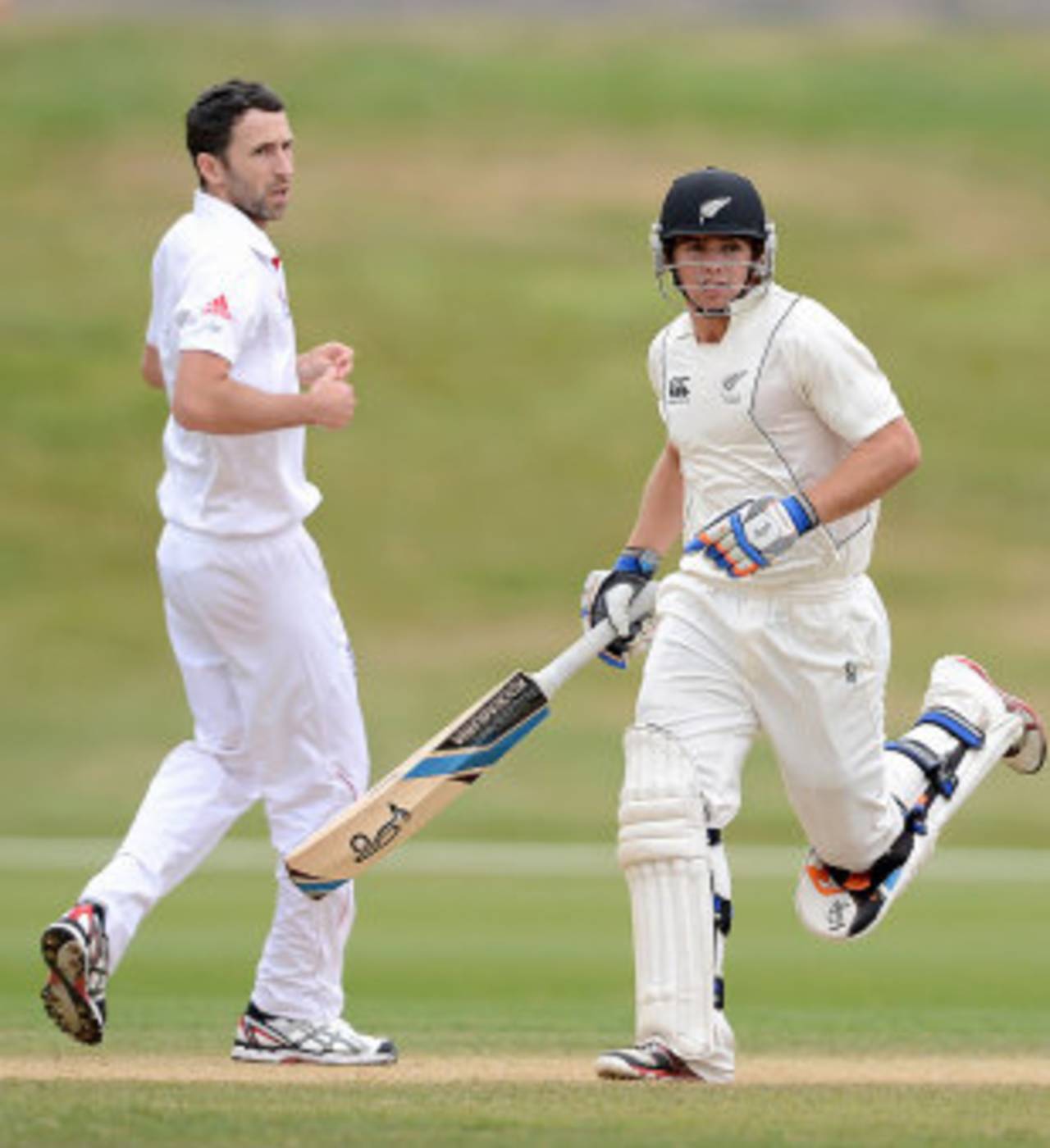 Graham Onions possibly lost out on a place in the first Test after a poor bowling performance in the tour game against the New Zealand XI in Queenstown&nbsp;&nbsp;&bull;&nbsp;&nbsp;Getty Images