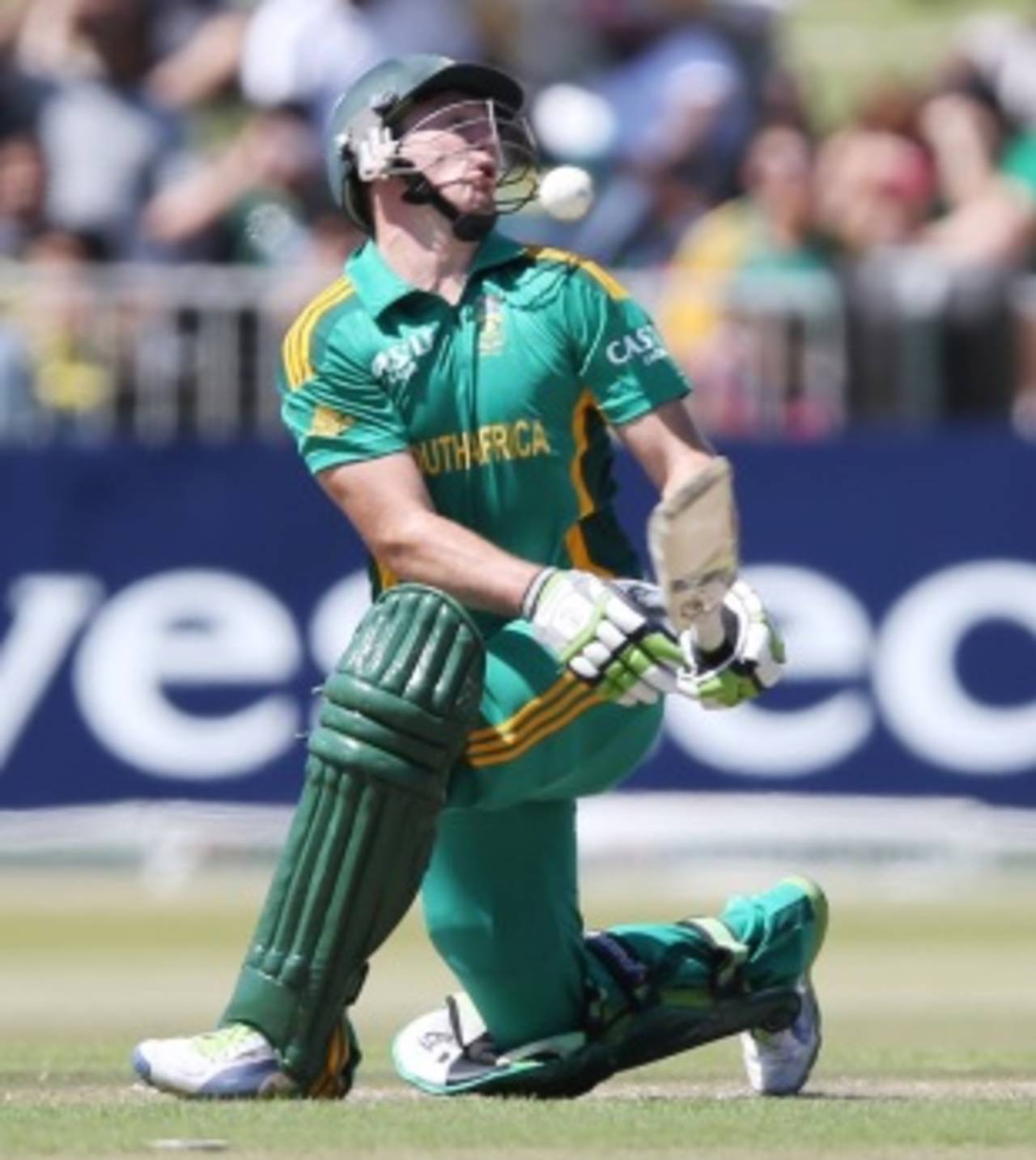 AB de Villiers evades one that gets big on him, South Africa v Pakistan, 4th ODI, Durban, March 21, 2013