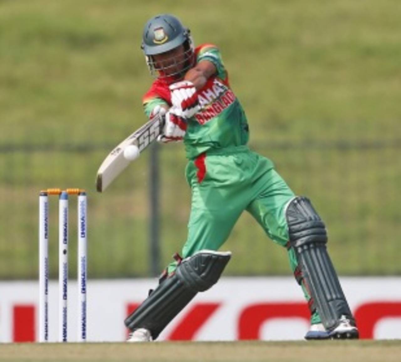 Anamul Haque gets in position to play a shot, Sri Lanka v Bangladesh, 1st ODI, Hambantota, March 23, 2013 