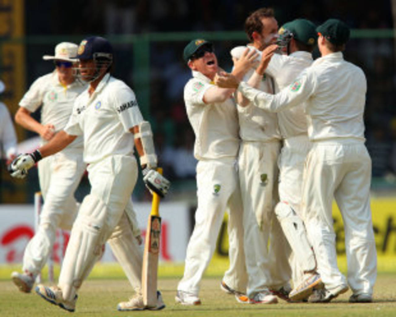 Nathan Lyon picks up Sachin Tendulkar's wicket, India v Australia, 4th Test, Delhi, 2nd day, March 23, 2013