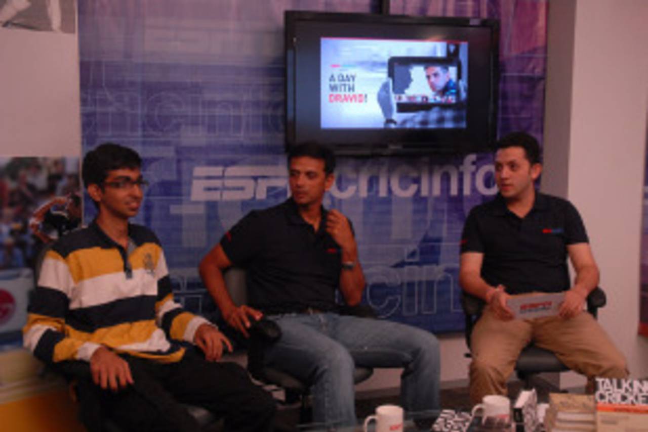 Rahul Dravid interacts with Vineet Anantharaman, winner of the contest, March 25, 2013