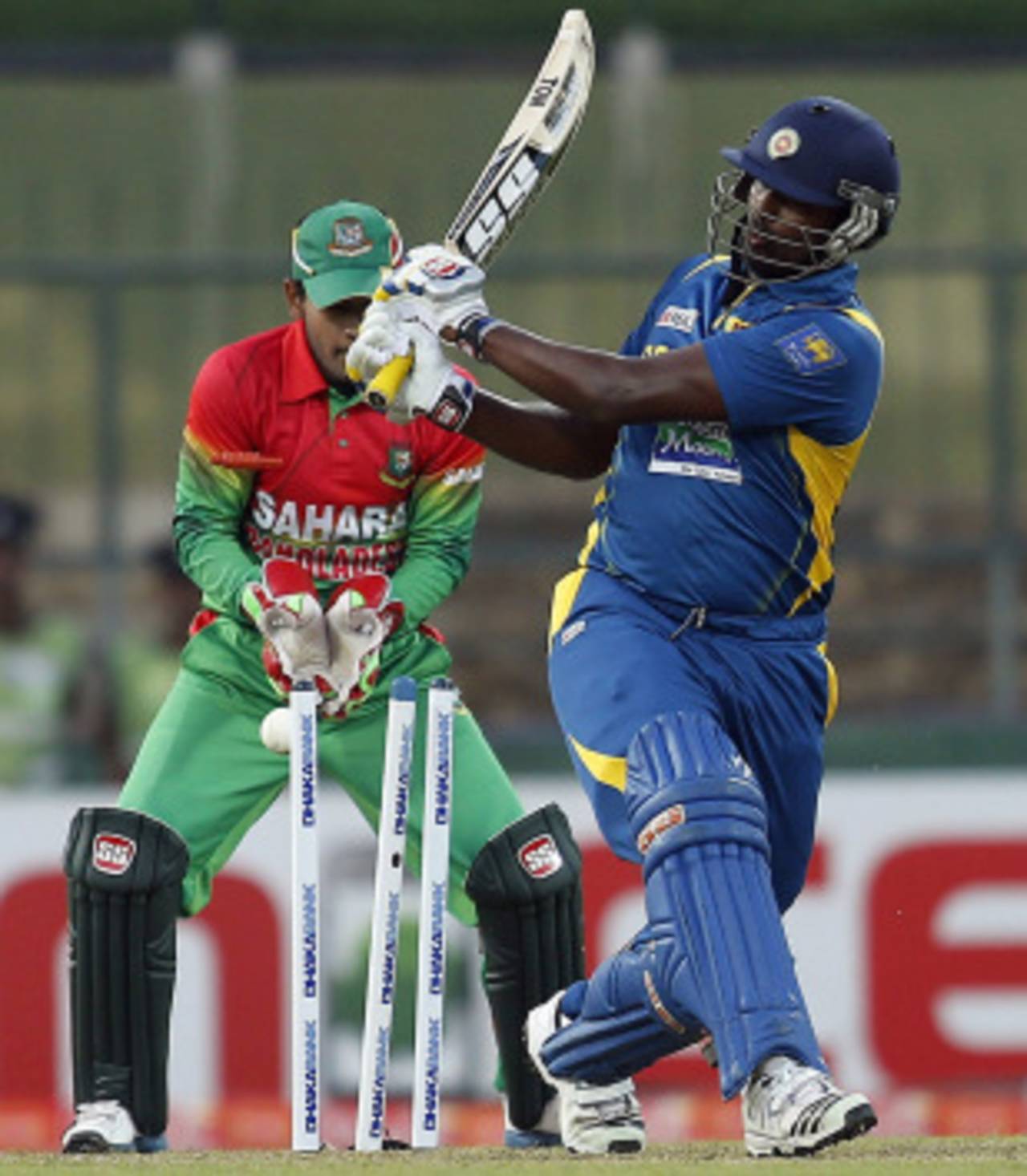Thisara Perera, along with Anglelo Mathews and Jeevan Mendis, came up the order to boost the run rate, but ended up robbing the team's momentum&nbsp;&nbsp;&bull;&nbsp;&nbsp;Associated Press