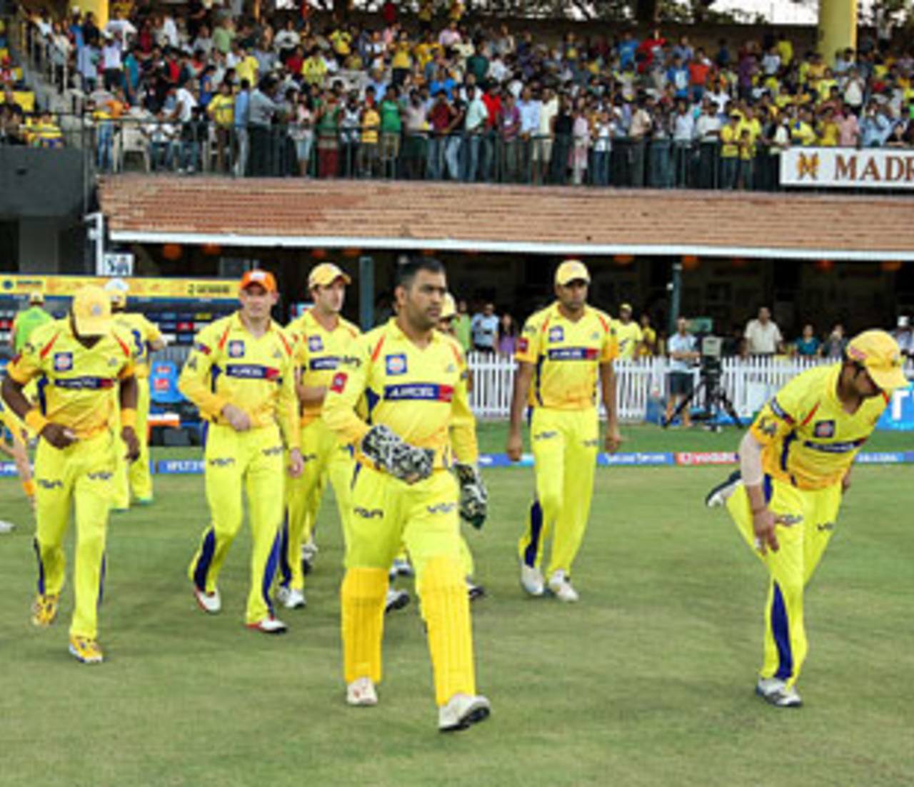 Chennai Super Kings walk on to the field, Chennai Super Kings v Kings XI Punjab, IPL 2013, Chennai, May 2, 2013