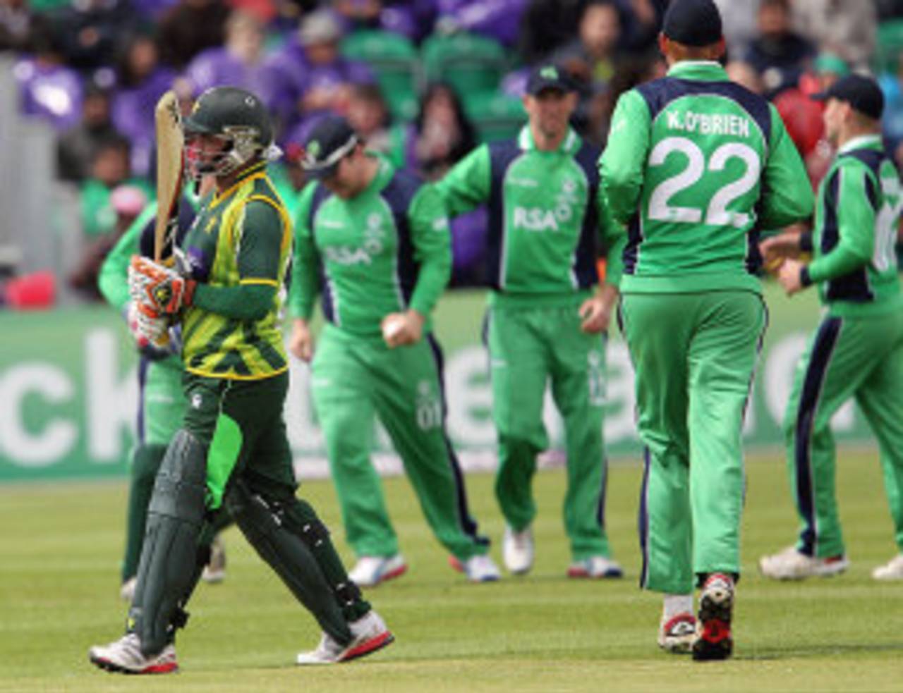 Ireland secured a last-ball tie against Pakistan after the visitors scored 266&nbsp;&nbsp;&bull;&nbsp;&nbsp;AFP