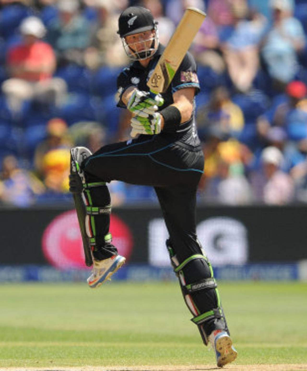 Martin Guptill pulls one fine, New Zealand v Sri Lanka, Champions Trophy, Group A, Cardiff, June 9, 2013