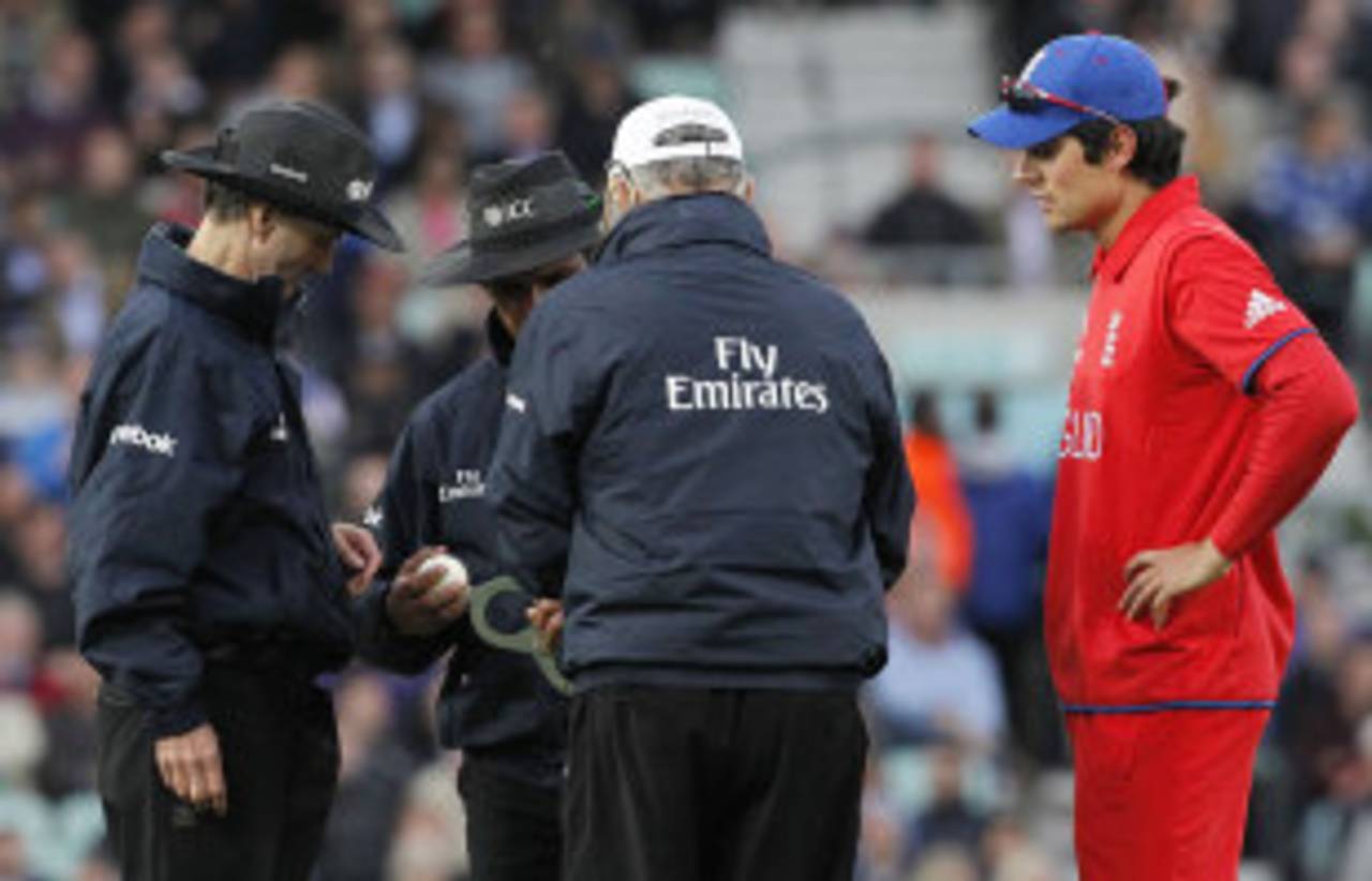 Alastair Cook was not impressed when the ball was changed, England v Sri Lanka, Champions Trophy, Group A, The Oval, June 13, 2013