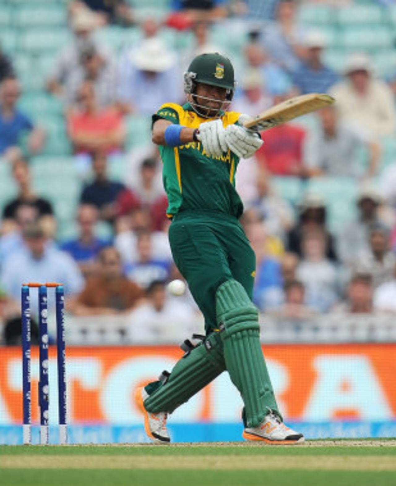 Robin Peterson pulls to the leg side, England v South Africa, 1st semi-final, Champions Trophy, The Oval, June 19, 2013
