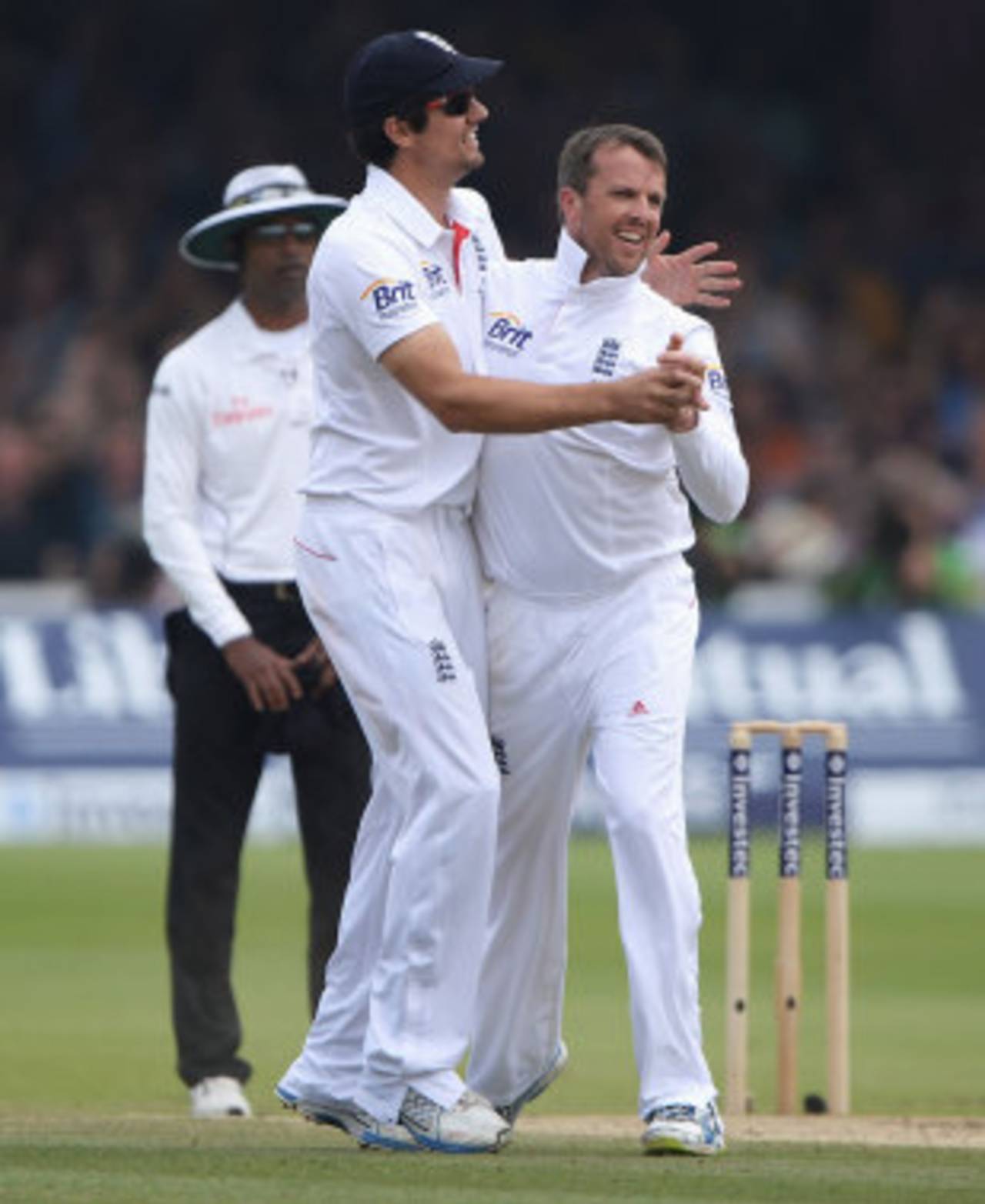 Graeme Swann was soon into the wickets, England v Australia, 2nd Investec Test, Lord's, 4th day, July 21, 2013