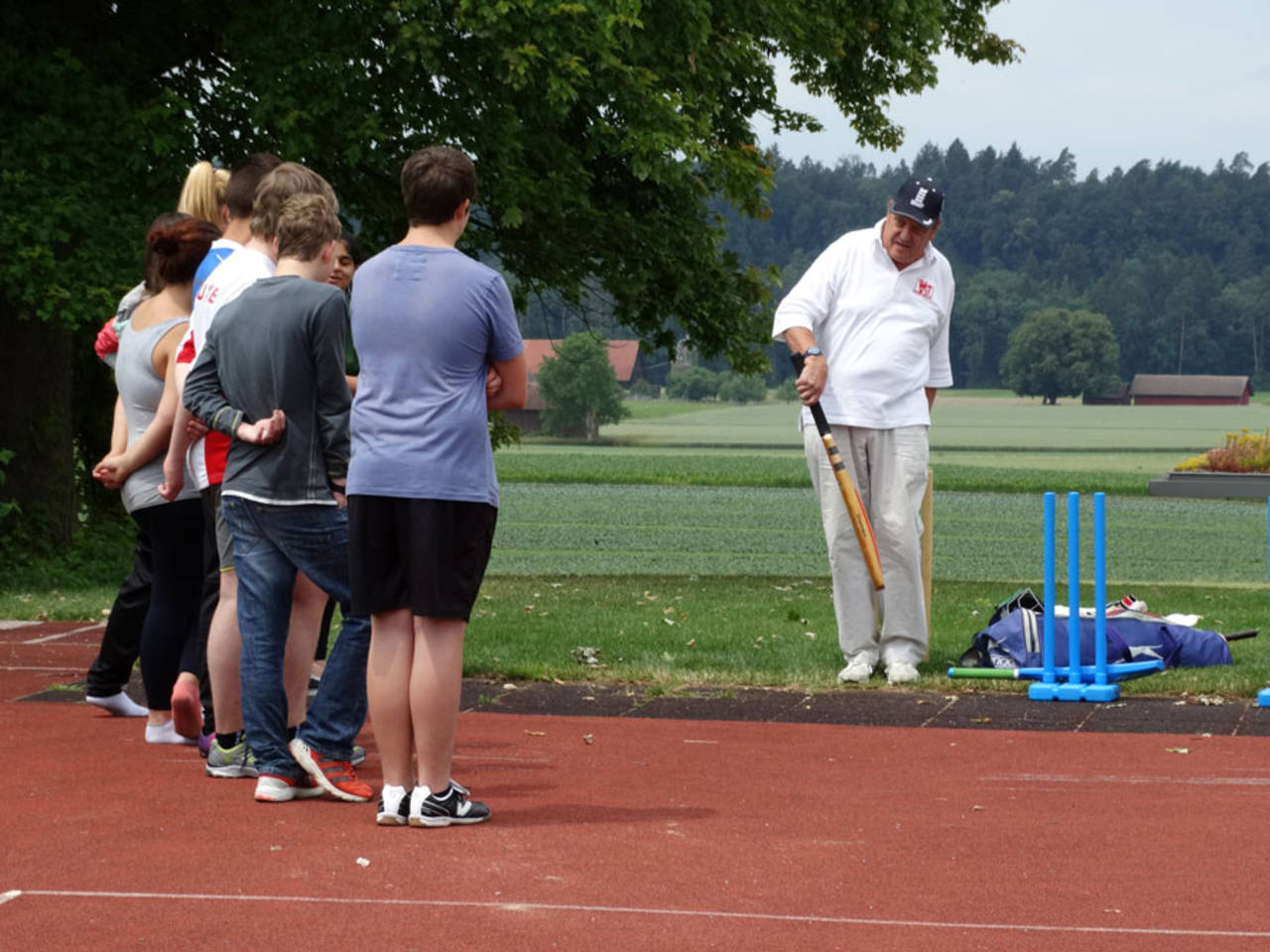 Cricketing coaching camp at Sekunderschule Anderlfingen 