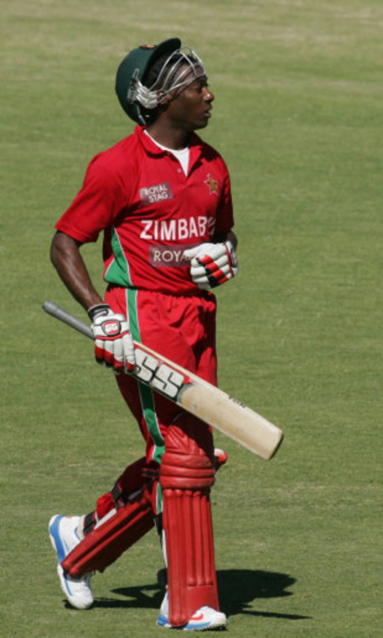Vusi Sibanda departs for 34, ZImbabwe v India, 1st ODI, Harare, July 24, 2013
