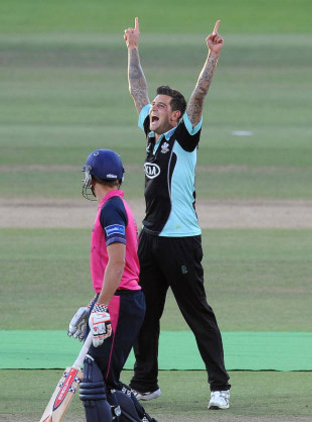 Jade Dernbach removed Adam Rossington during Middlesex's collapse, Middlesex v Surrey, FLt20, North Group, Lord's, July 25, 2013