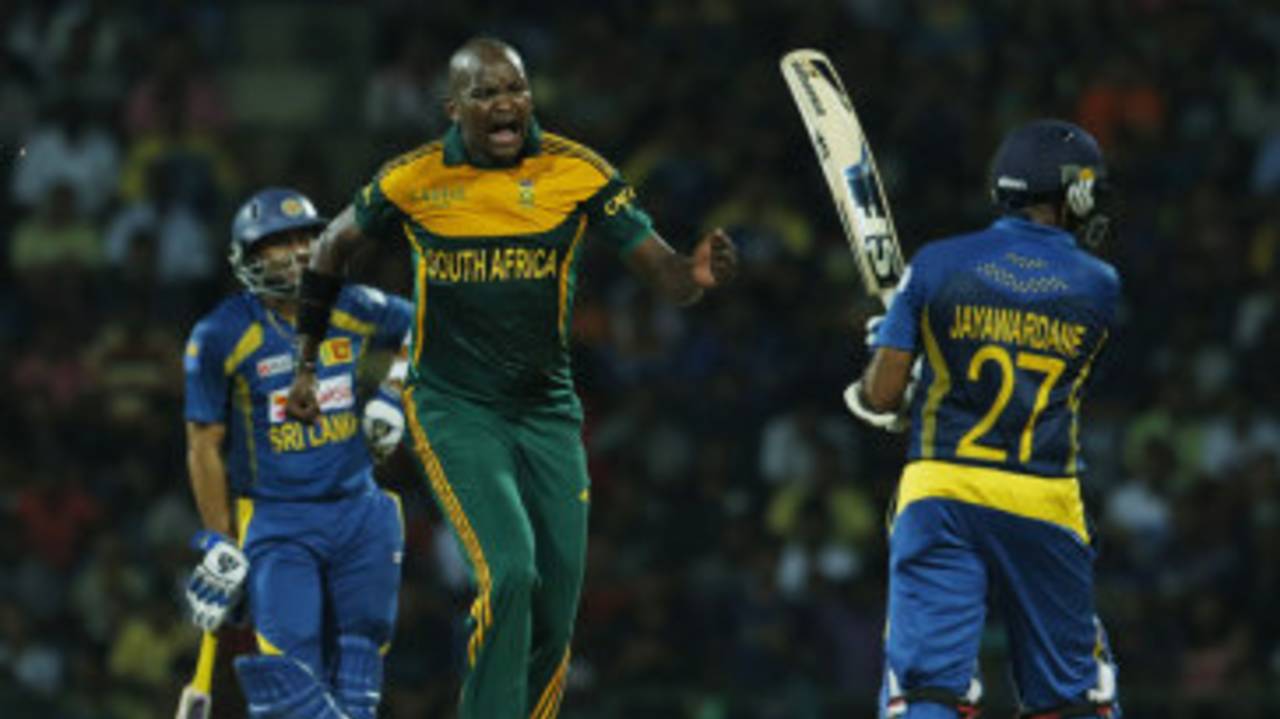 Lonwabo Tsotsobe celebrates dismissing Mahela Jayawardene, Sri Lanka v South Africa, 4th ODI, Pallekele, July 28, 2013