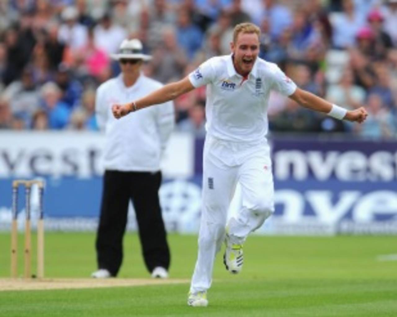 Stuart Broad celebrates after David Warner's wicket, England v Australia, 4th Investec Ashes Test, 2nd day, Chester-le-Street, August 10, 2013