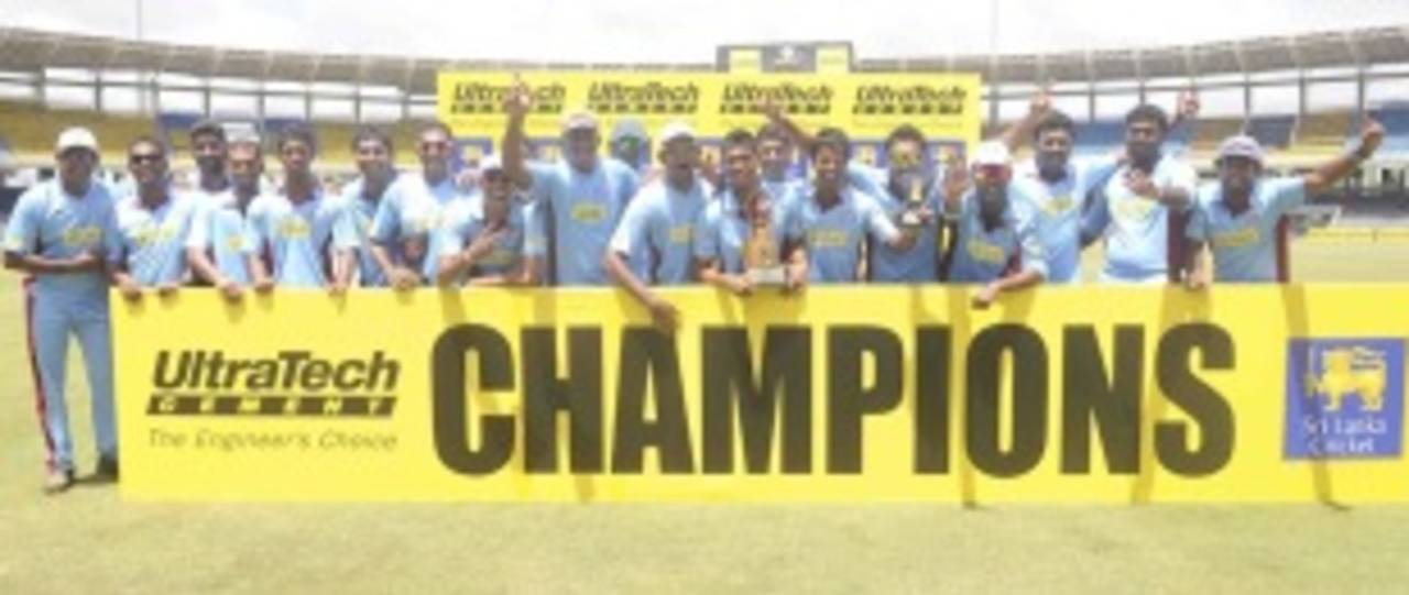 Kandurata Maroons players celebrate after winning the final, Kandurata Maroons v Basnahira Greens, Colombo, August 17, 2013