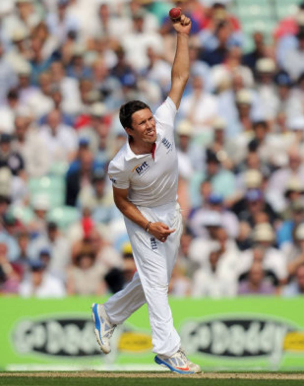Simon Kerrigan's opening two overs in Test cricket proved expensive, England v Australia, 5th Investec Test, The Oval, 1st day, August 21, 2013