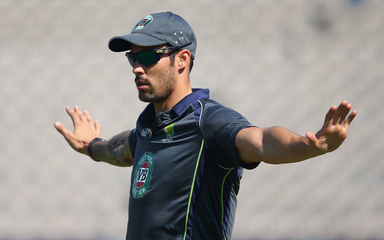 Mitchell Johnson calls his delivery before he's sent it down, Southampton, August 28, 2013