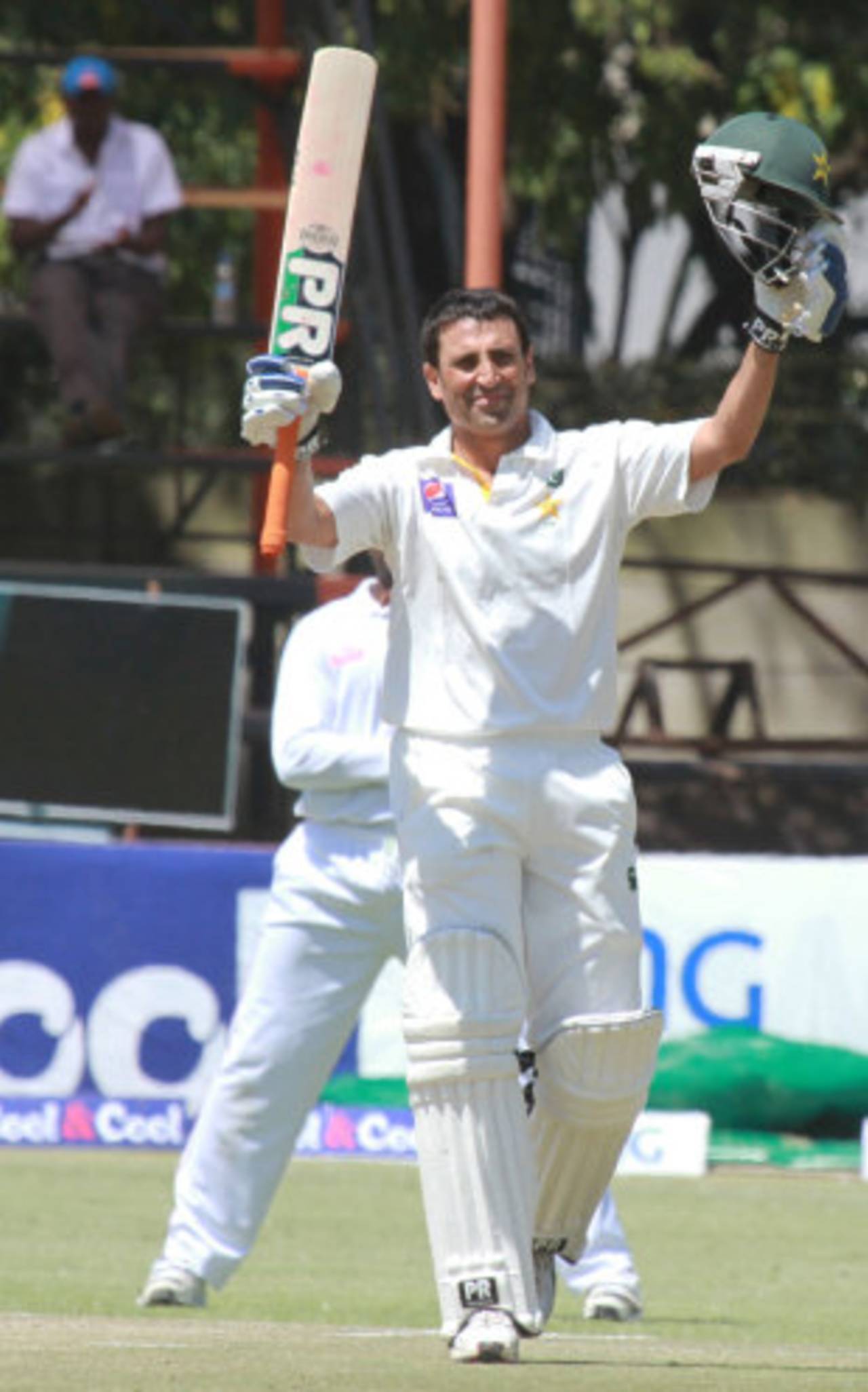 Misbah-ul-Haq on Younis Khan: "He would not have said anything if I declared before he got to 200."&nbsp;&nbsp;&bull;&nbsp;&nbsp;Associated Press