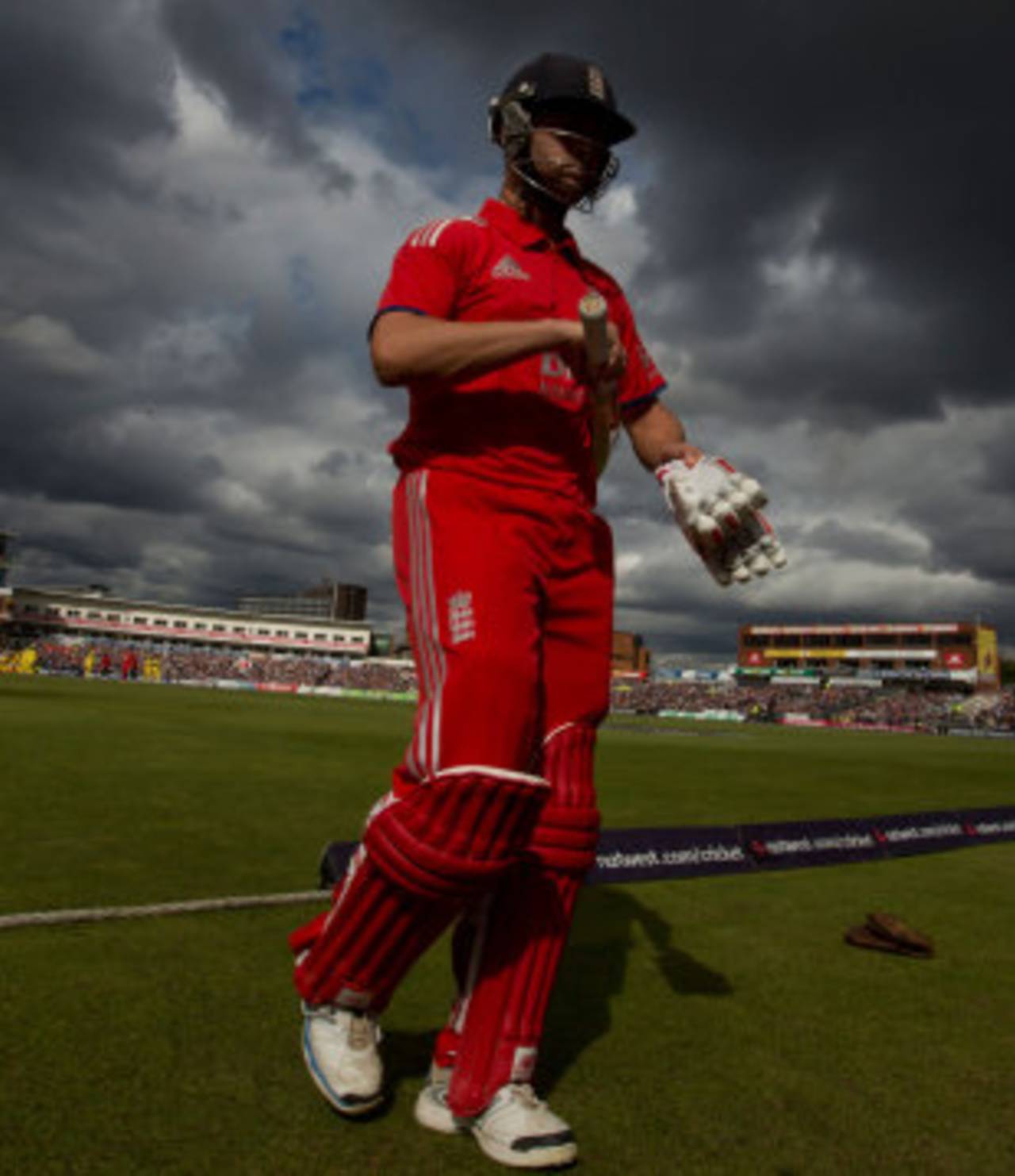 Jonathan Trott departs under ominous skies, England v Australia, 2nd NatWest ODI, Old Trafford, September 8, 2013