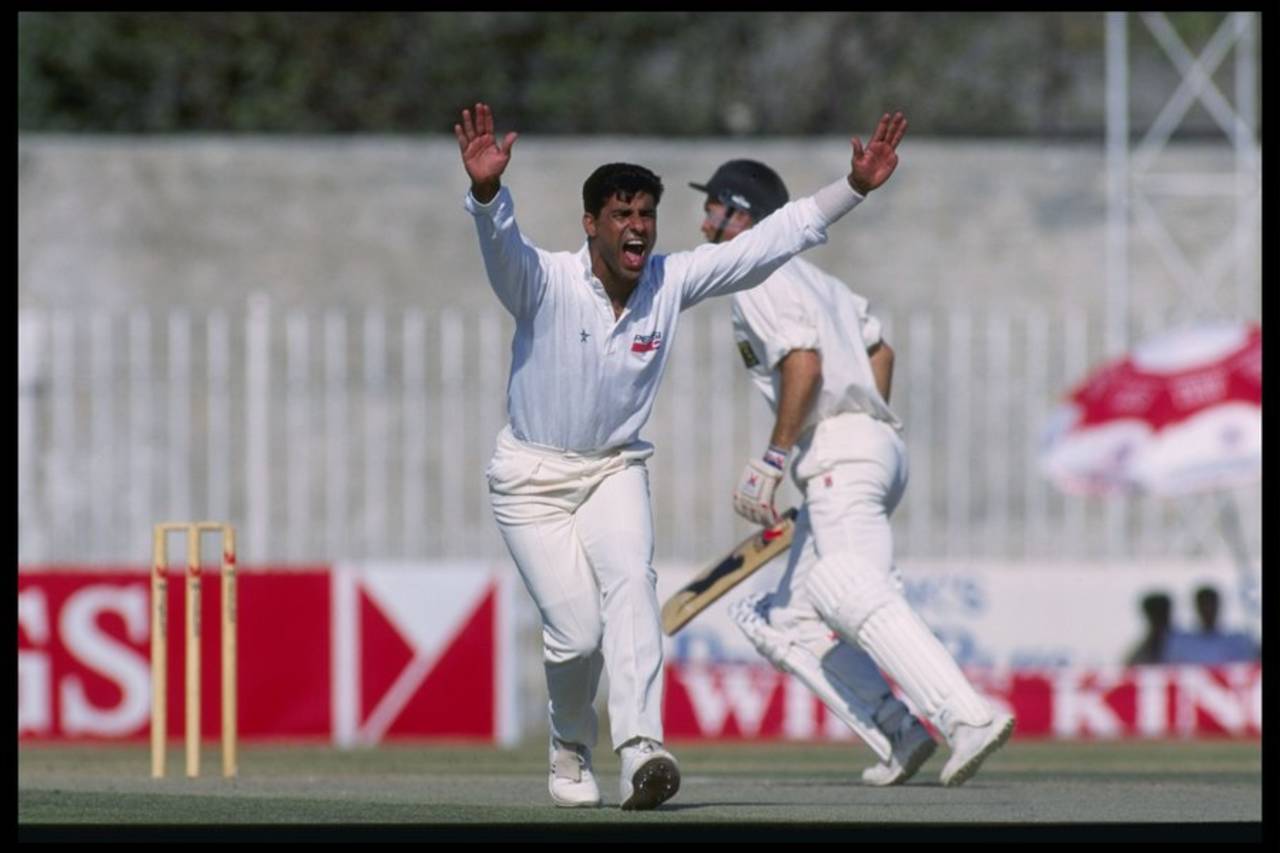 Waqar Younis appeals for a wicket during an ODI against South Africa, January 1, 1994