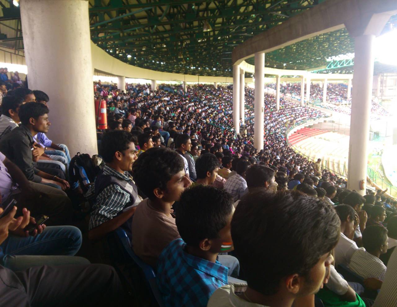 The third India A one-day game at the Chinnaswamy Stadium had a huge turnout, India A v West Indies A, 3rd unofficial ODI, Bangalore, September 19, 2013