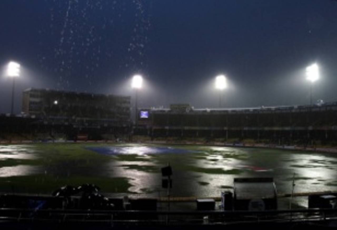 Heavy rains fall at the Sardar Patel Stadium, Lions v Perth Scorchers, Group A, Champions League 2013, Ahmedabad, Sep 23, 2013 