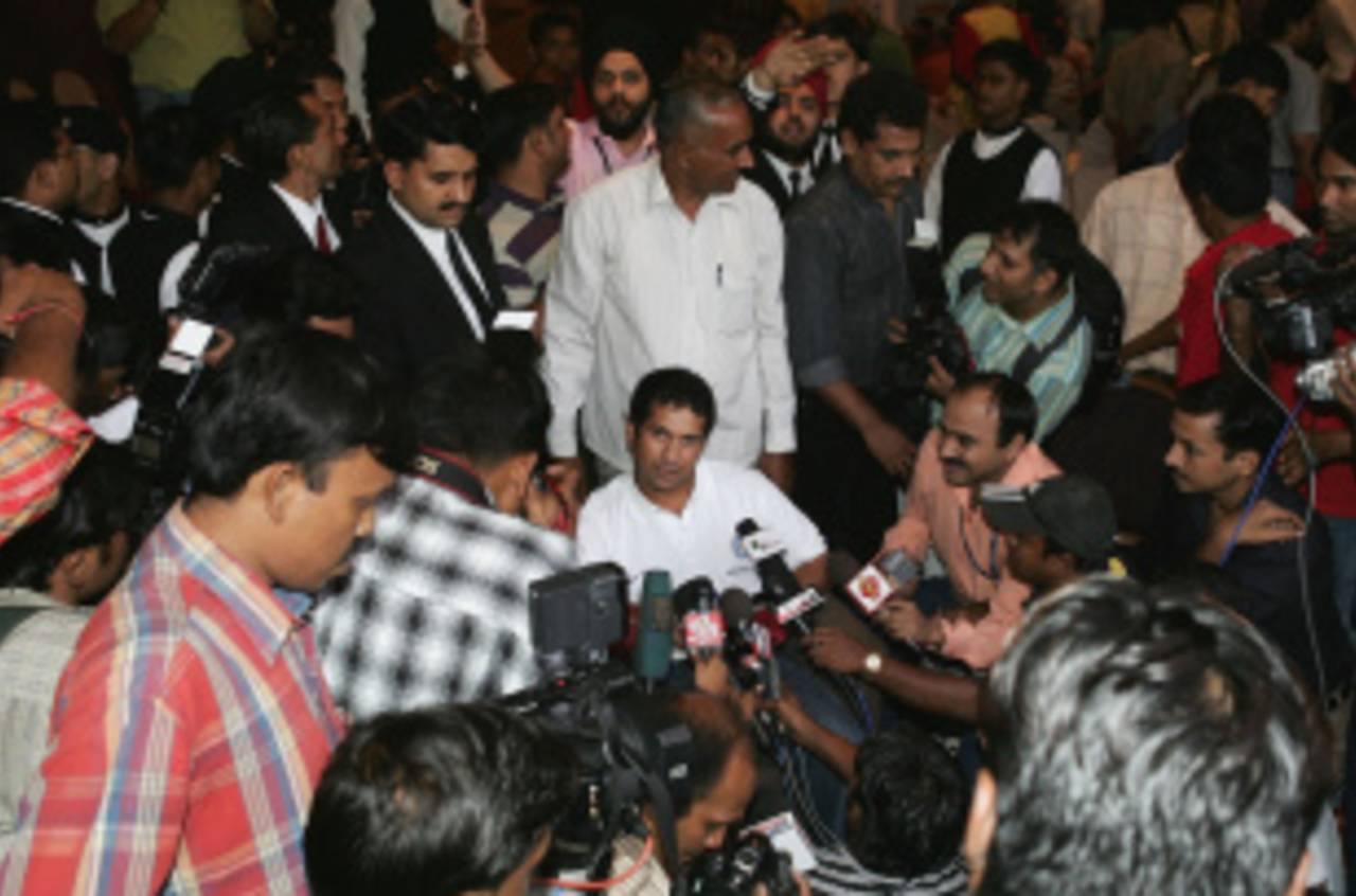 Sachin Tendulkar talks to the media, Delhi, October 8, 2006
