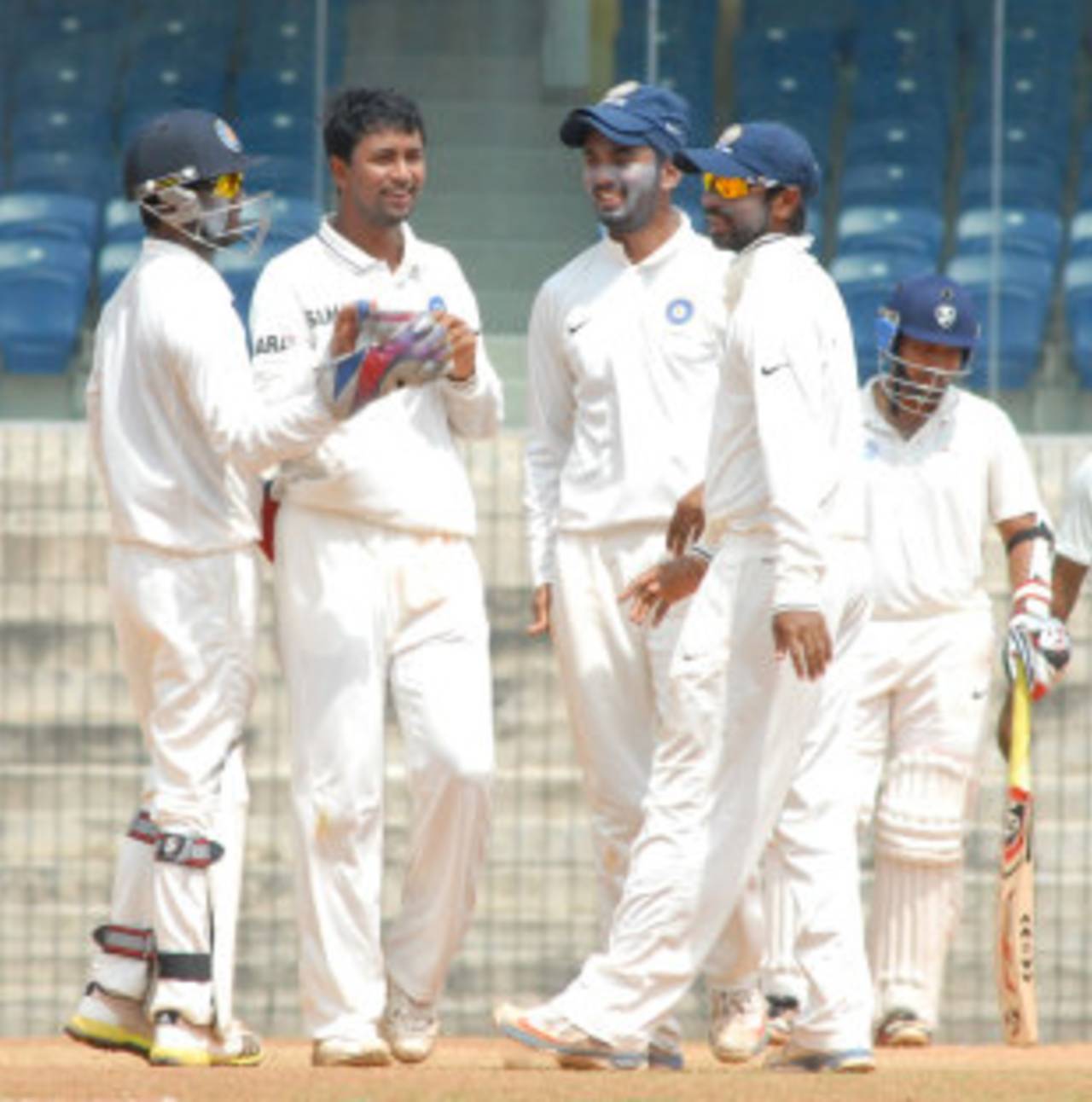 Pragyan Ojha picked up his 19th five-wicket haul&nbsp;&nbsp;&bull;&nbsp;&nbsp;ESPNcricinfo Ltd