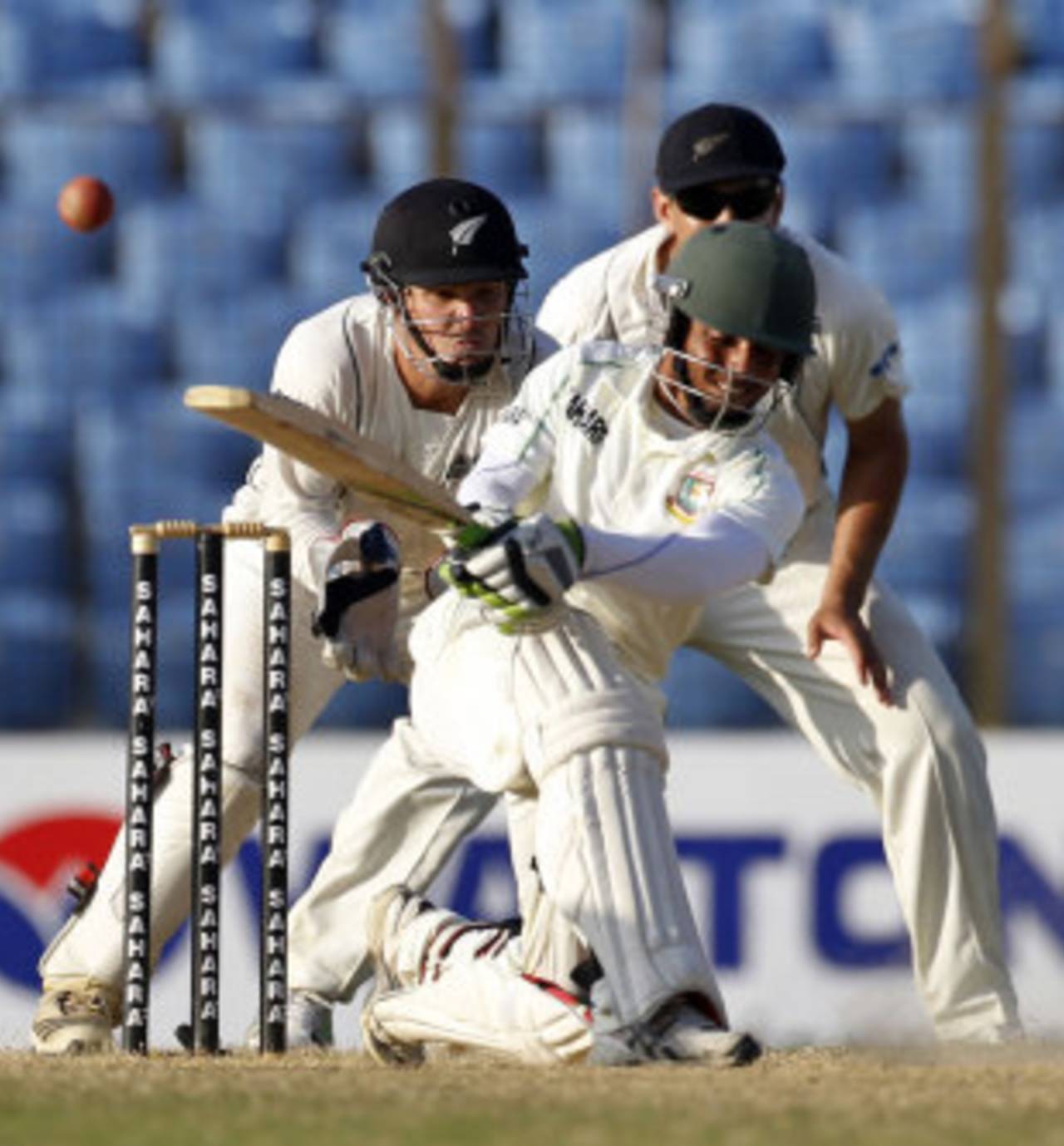 Mominul Haque attempts a sweep shot, Bangladesh v New Zealand, 1st Test, 5th day, Chittagong, October 13, 2003