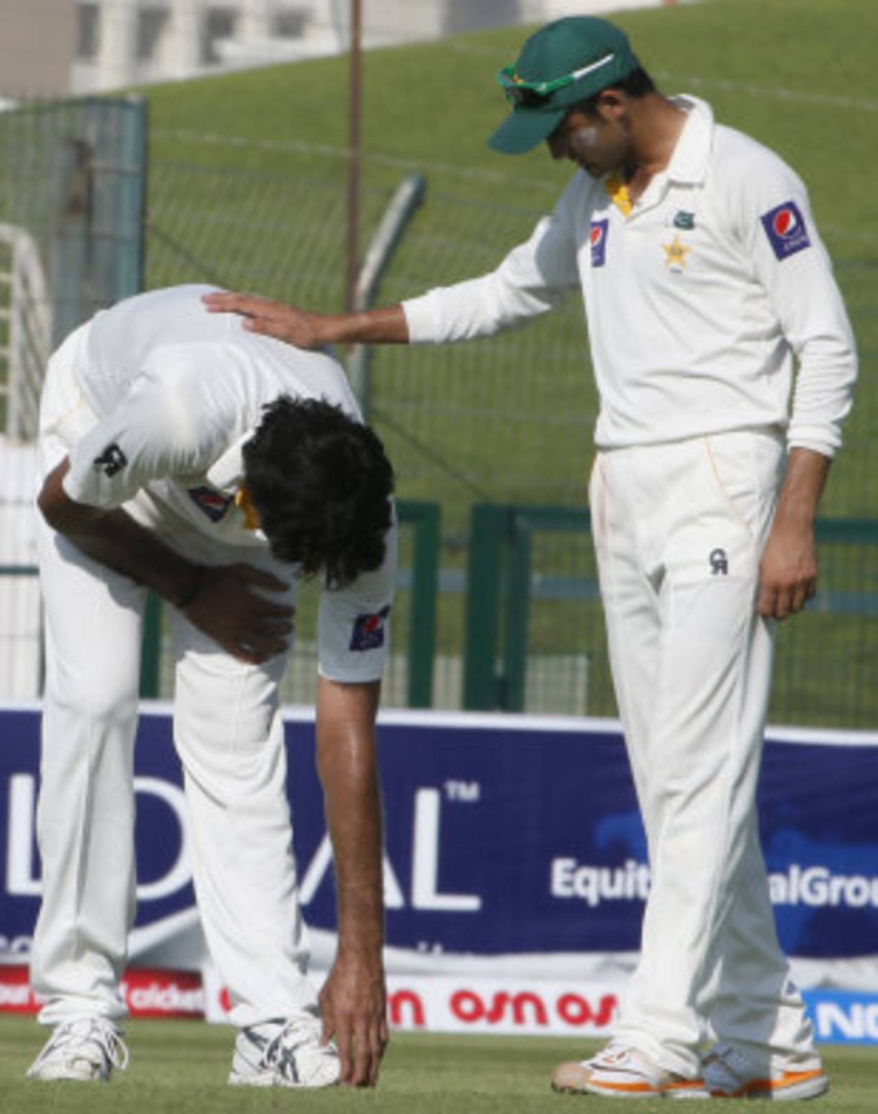 Mohammad Irfan's exit from the field highlighted Pakistan's lack of a third seamer&nbsp;&nbsp;&bull;&nbsp;&nbsp;AFP