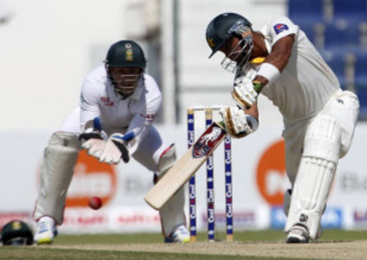 Khurram Manzoor drives through the off side, Pakistan v South Africa, 1st Test, Abu Dhabi, 2nd day, October 15, 2013