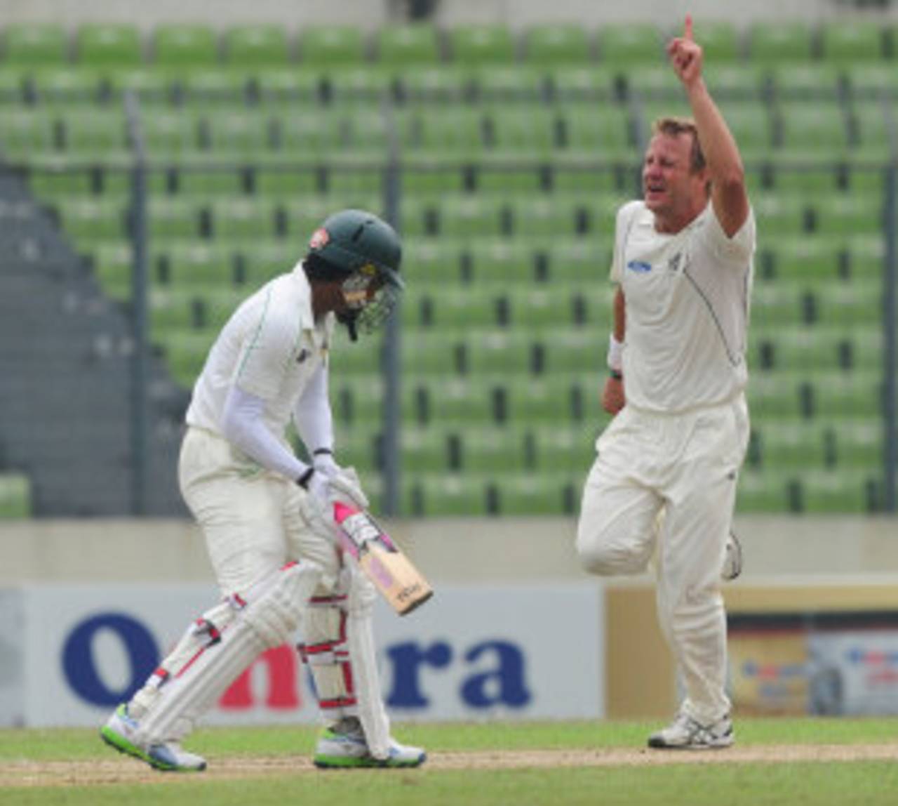 Neil Wagner finished with 5 for 64, Bangladesh v New Zealand, 2nd Test, 2nd day, Mirpur, October 22, 2013