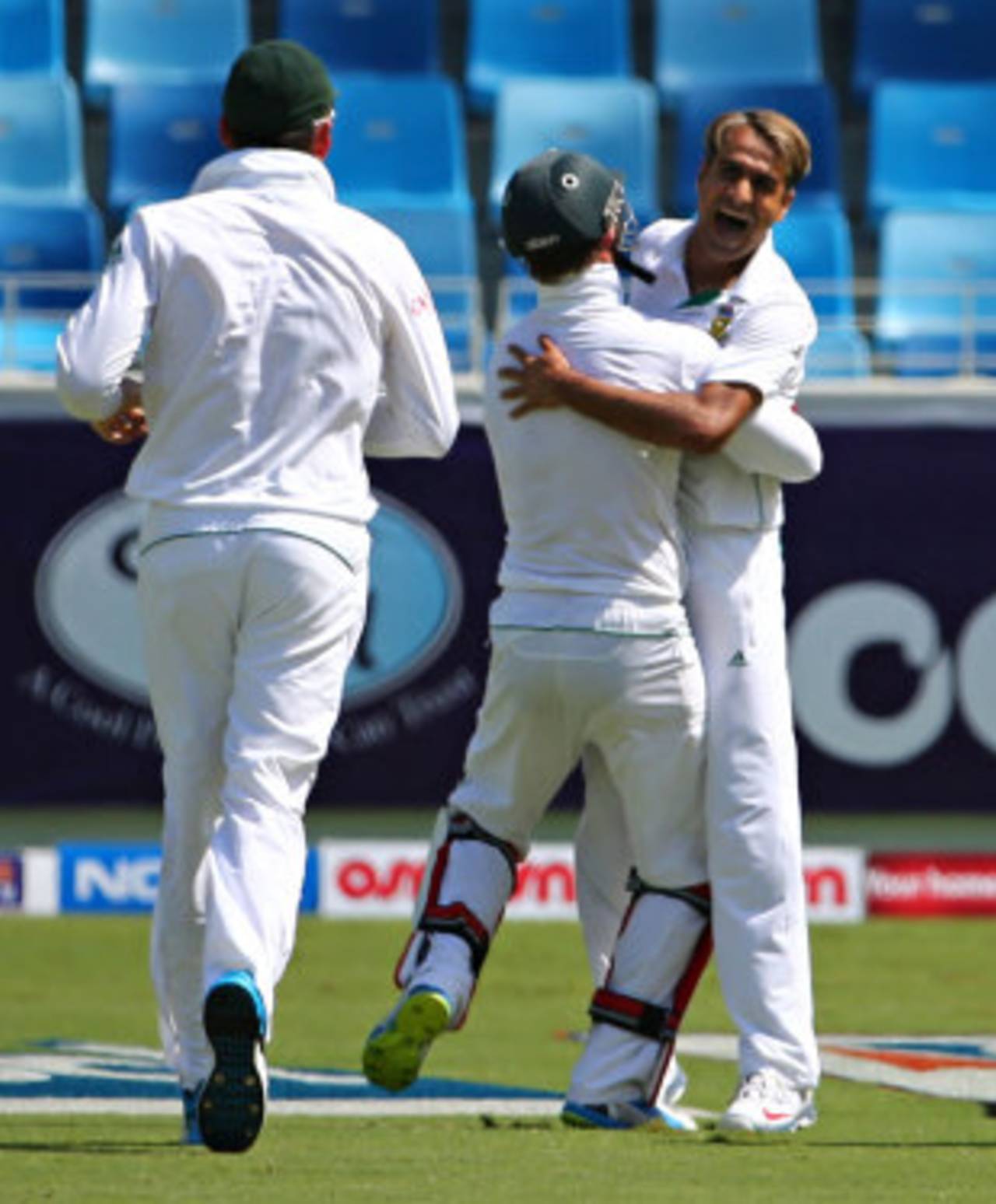 Imran Tahir finished with 5 for 32, Pakistan v South Africa, 2nd Test, 1st day, Dubai, October 23, 2013